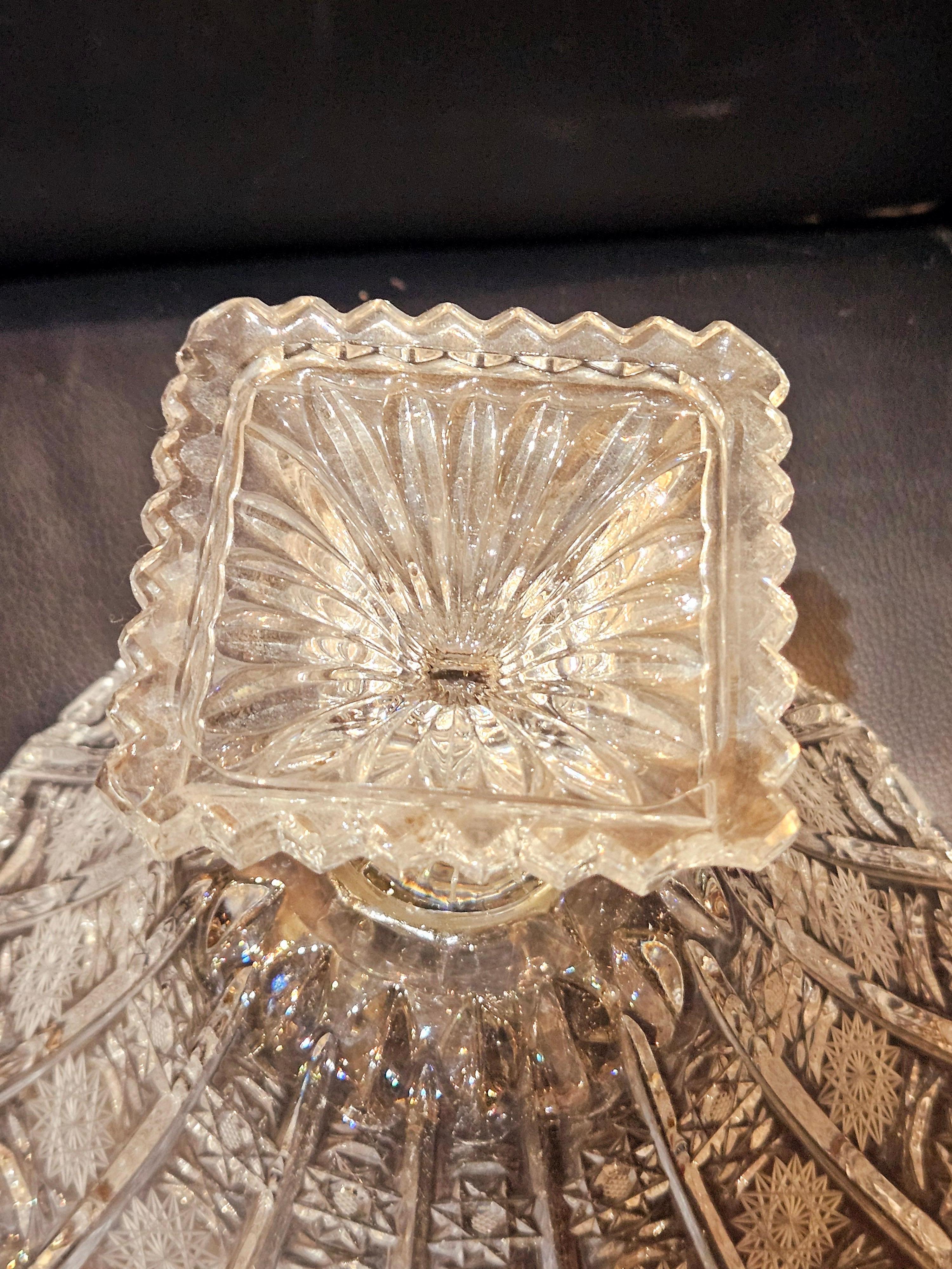 RARO frutero de cristal tallado a mano de principios del siglo XX con detalle de encaje de reinas en Bueno estado para la venta en New York, NY