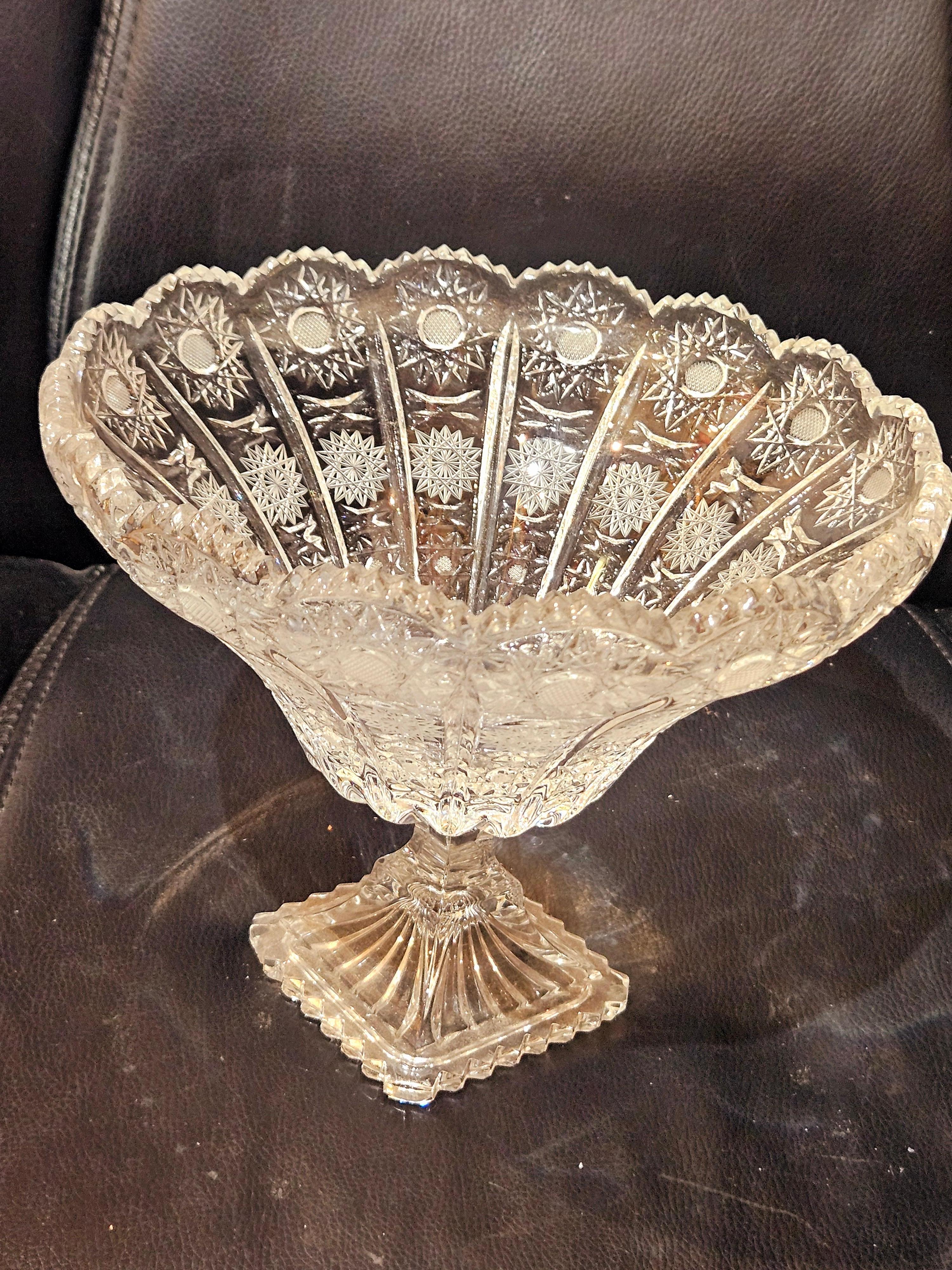 RARO frutero de cristal tallado a mano de principios del siglo XX con detalle de encaje de reinas Cristal en venta