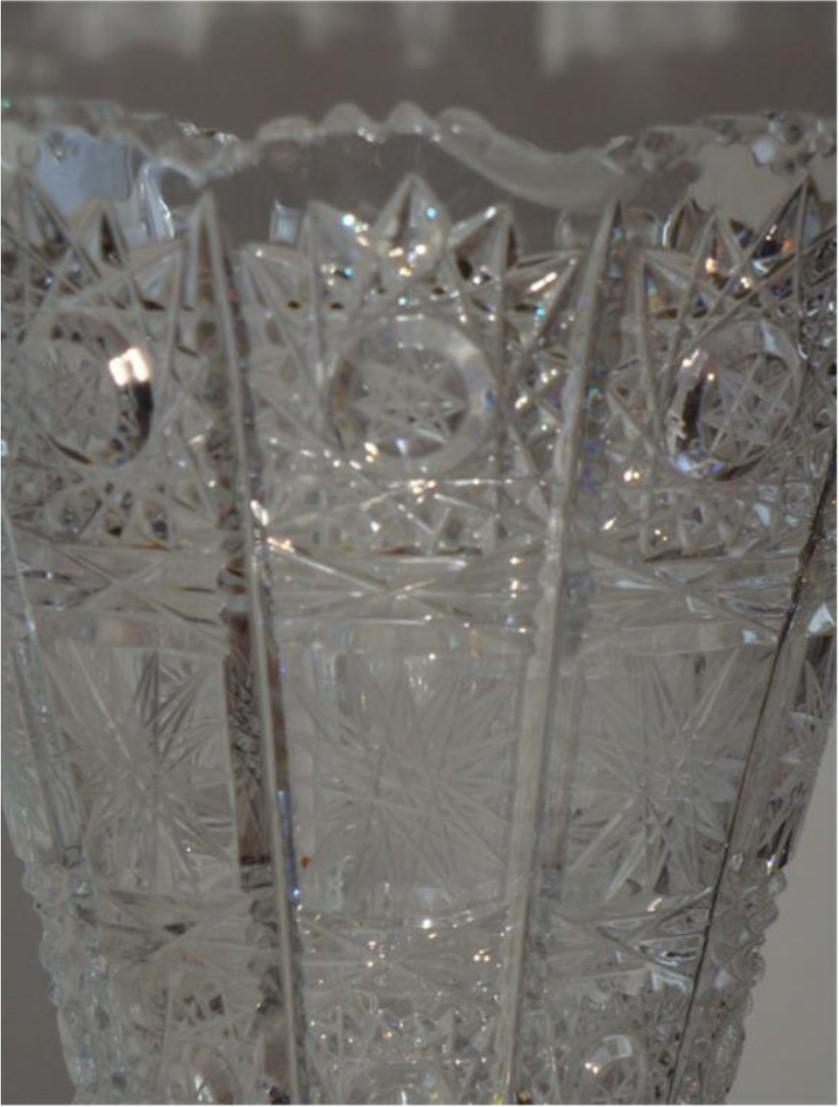 RARE Early 1900s Large Handcut Heavy Etched Queens Lace Detailed Crystal Vase In Good Condition For Sale In New York, NY