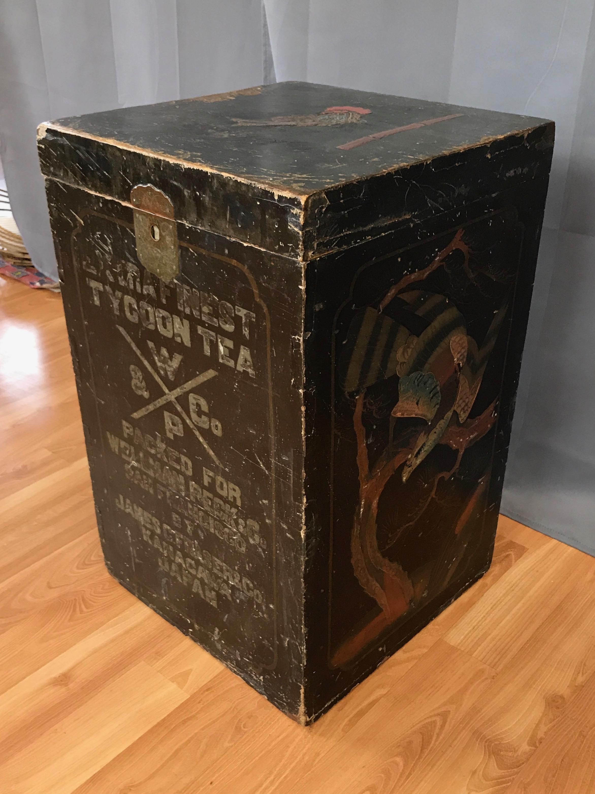 Japonisme Wellman Peck & Co. Large Lacquer Decorated Japanese Tea Box, Early 1900s