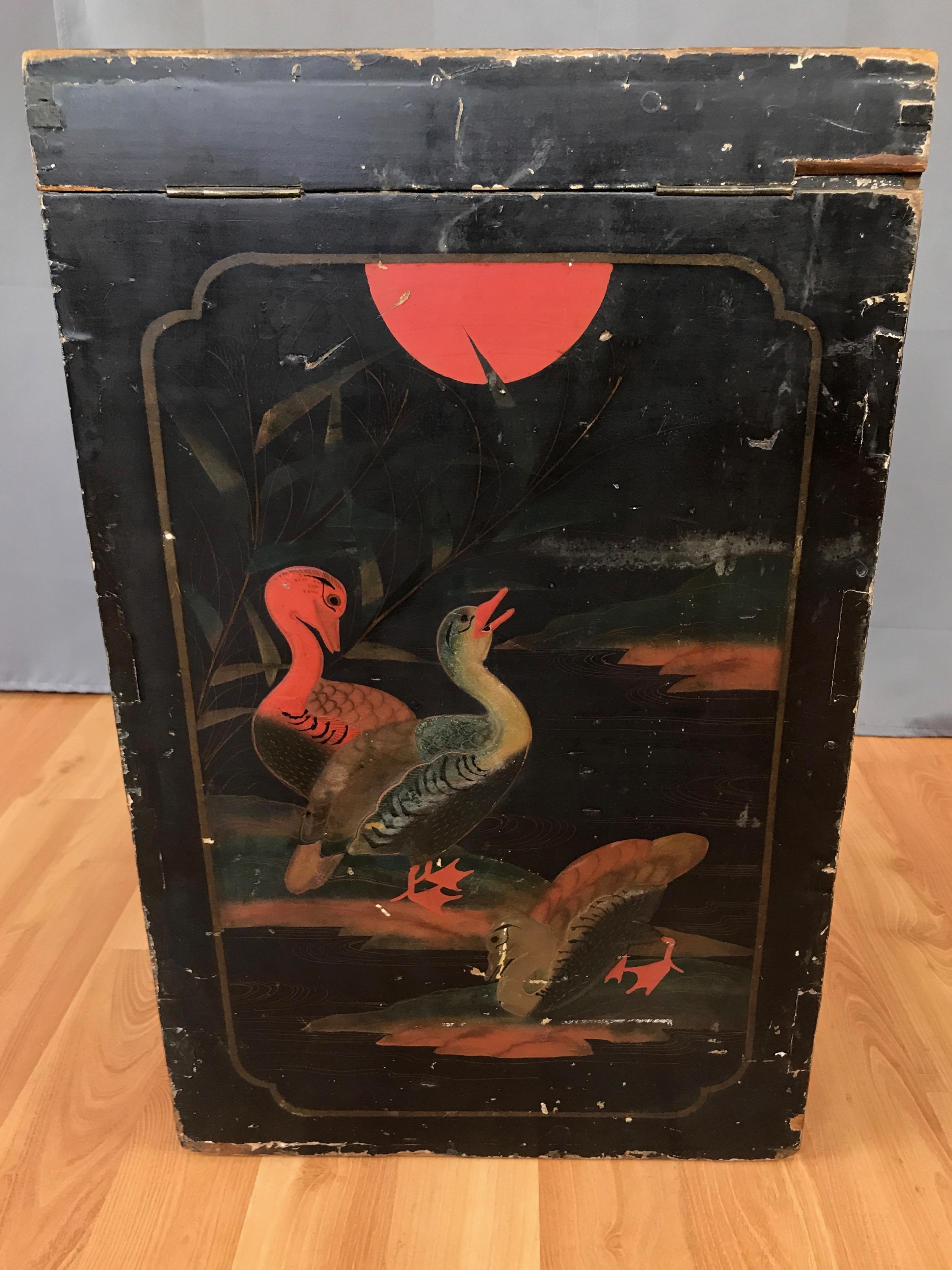 Early 20th Century Wellman Peck & Co. Large Lacquer Decorated Japanese Tea Box, Early 1900s