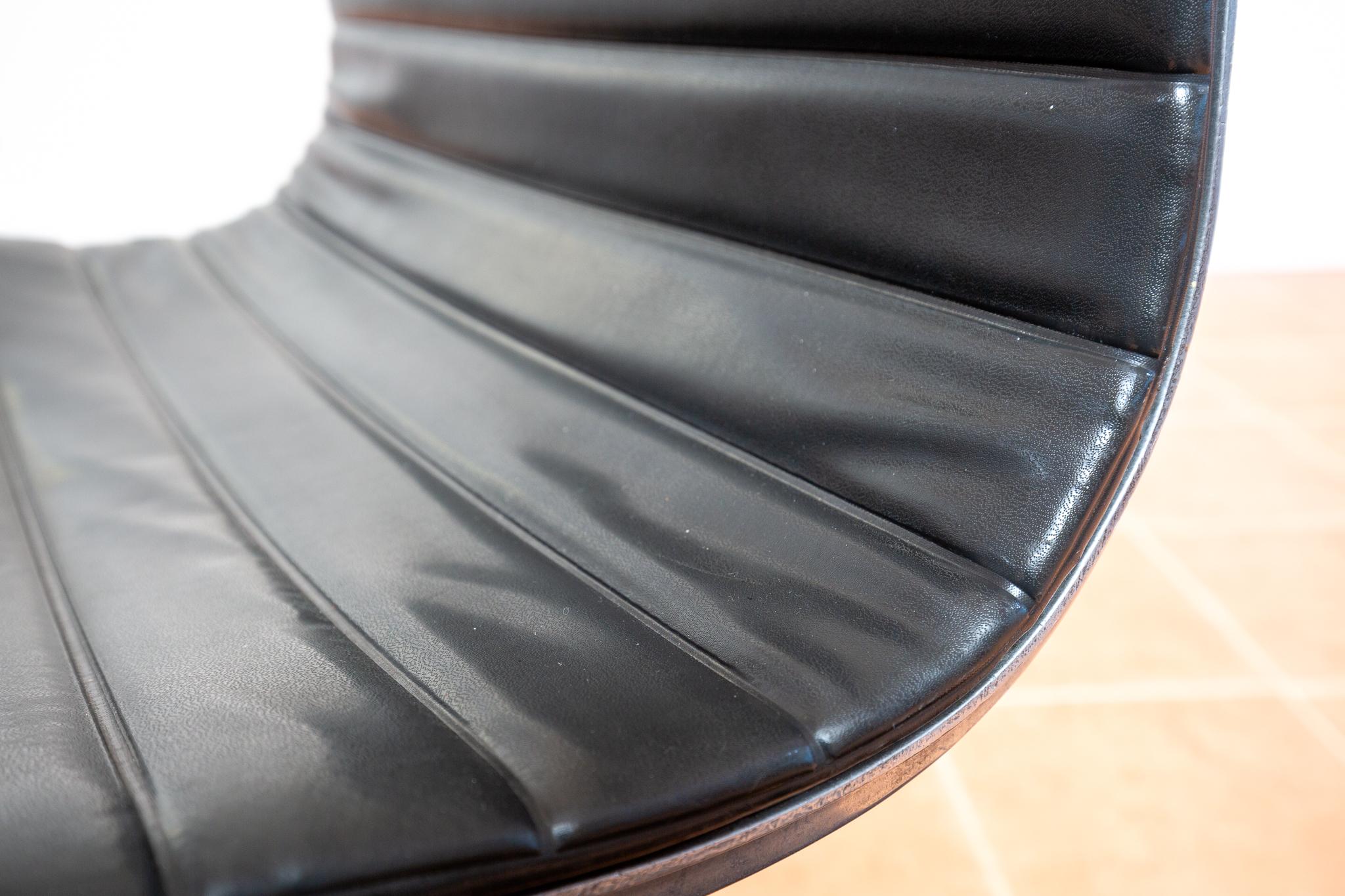 Aluminum Rare Early 1960s Eames Chair No.680 1st Generation Herman Miller Hille EA101 MCM For Sale