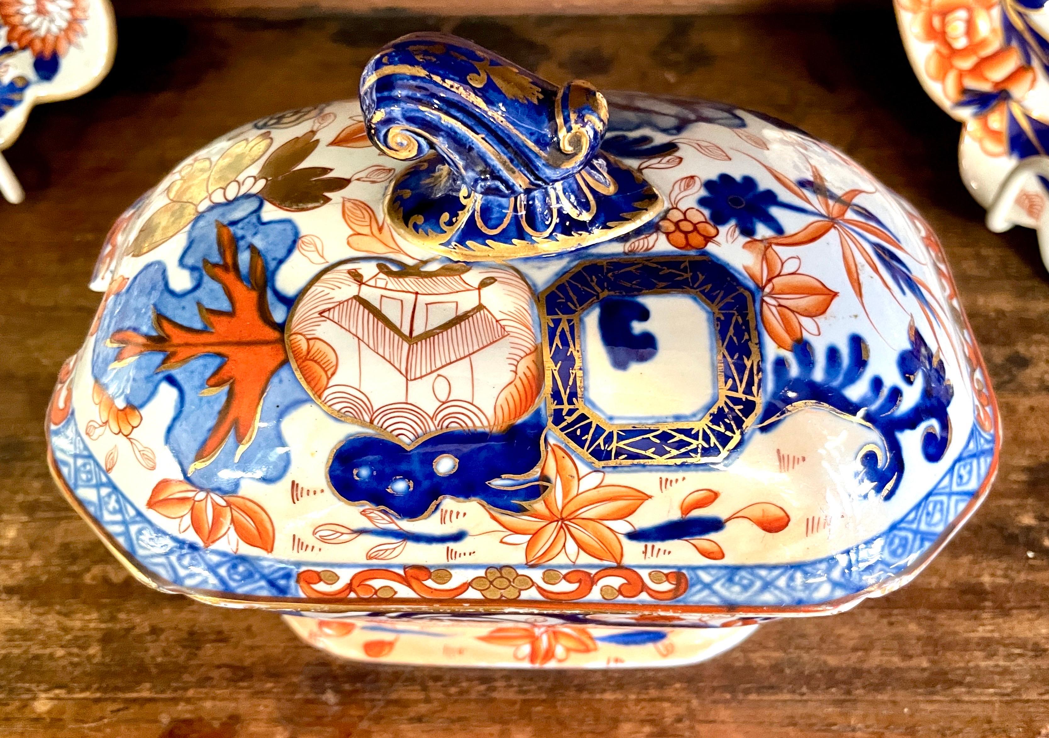 Seltene englische Mason's Ironstone „Oyster-Muster“ Imari-Soßenterrine aus dem frühen 19. Jahrhundert (Anglo-japanisch) im Angebot