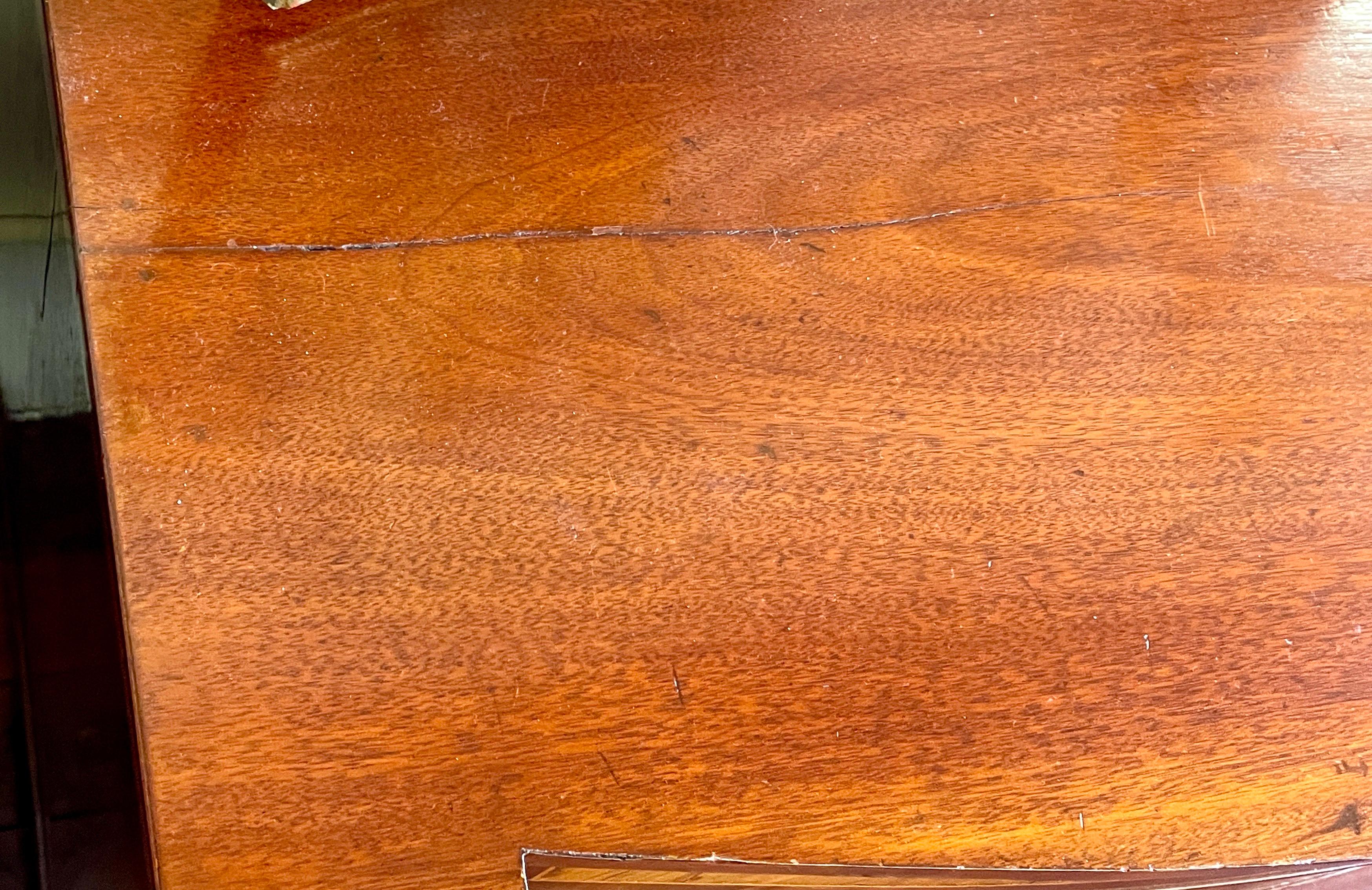 Rare early 19th century American Late Empire inlaid mahogany Bowfront Chest For Sale 4