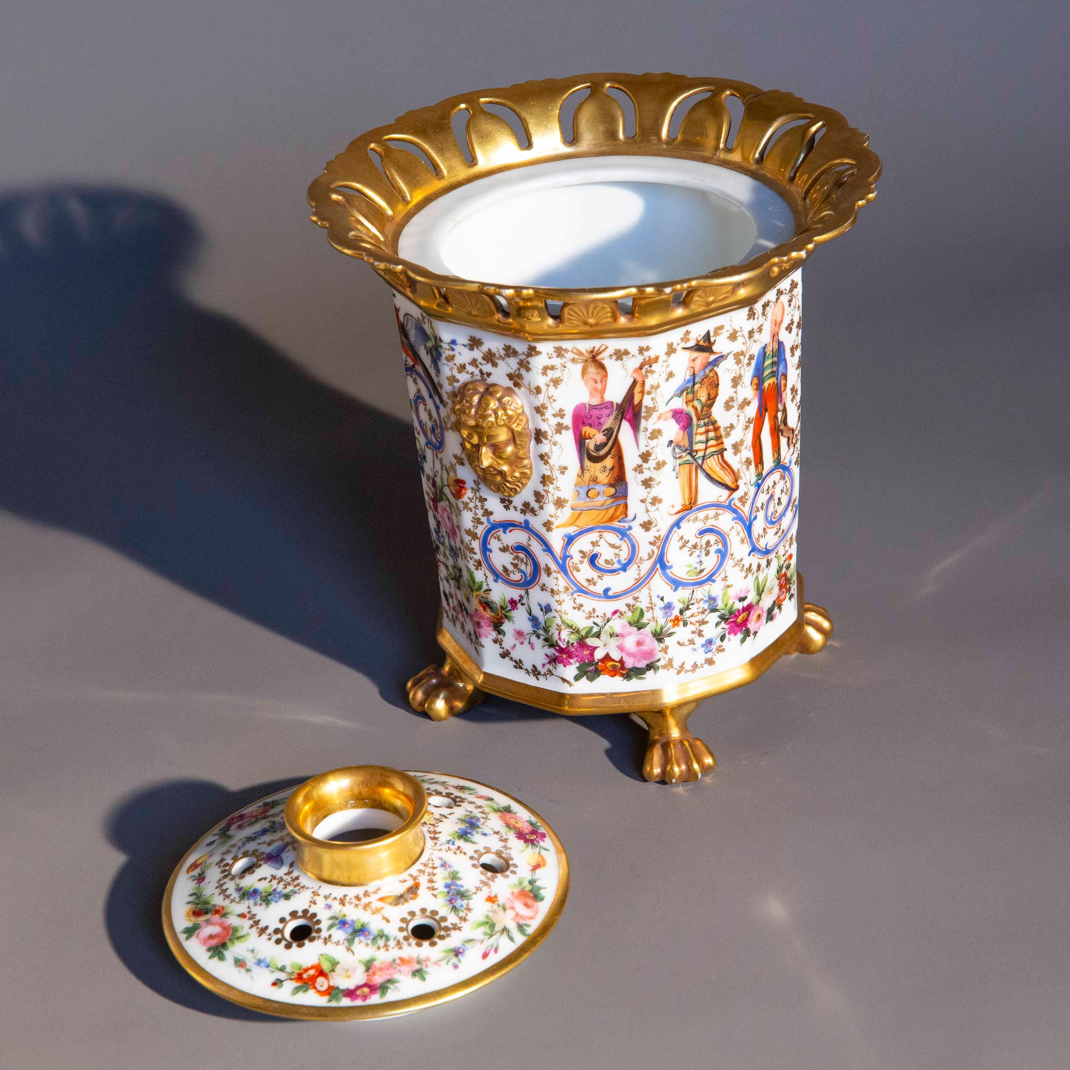 Porcellana Raro vaso Chinoiserie dell'inizio del XIX secolo in vendita
