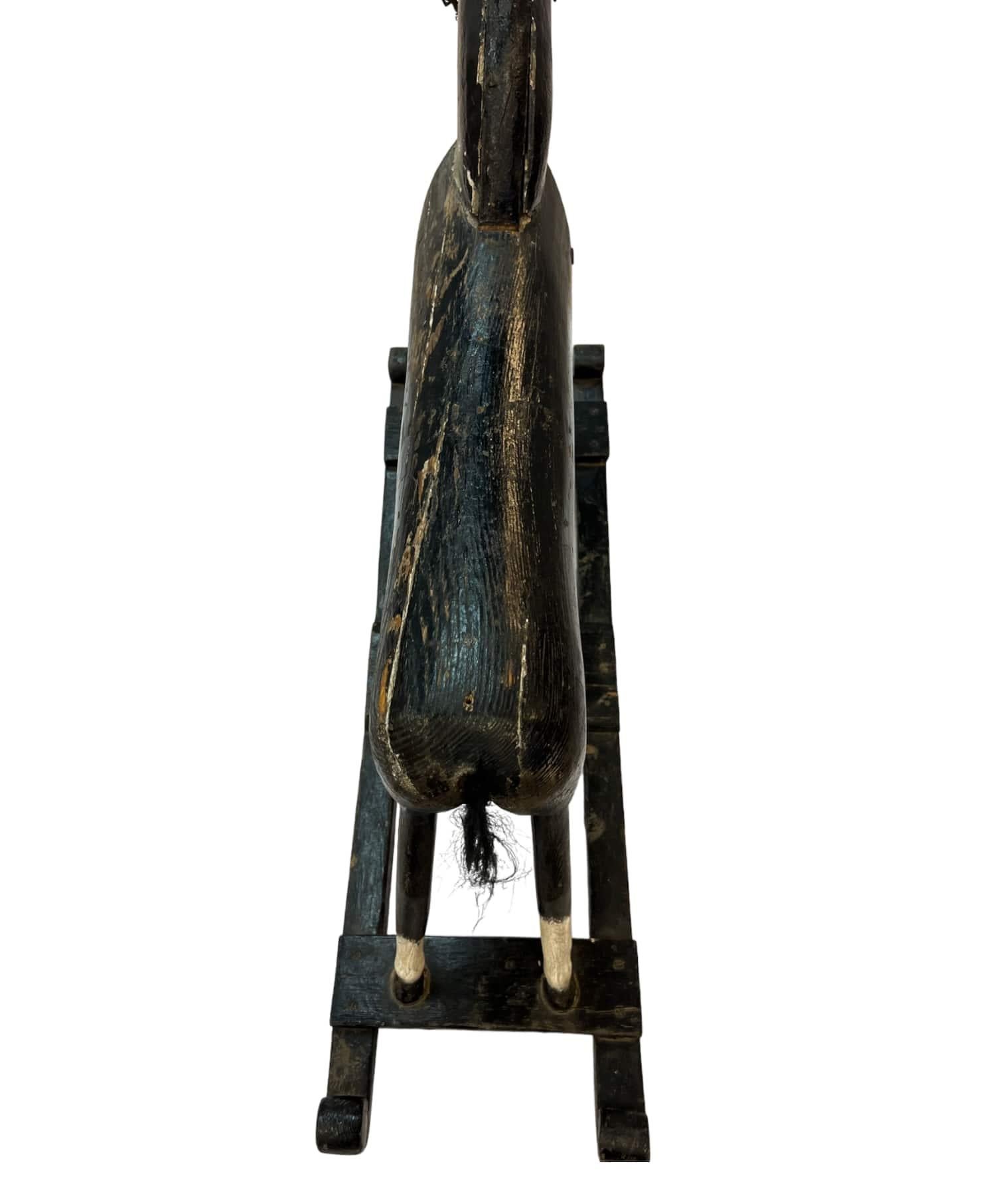 Rare cheval à bascule d'art populaire du début du 19e siècle - Authenticité et ancienneté en vente 2