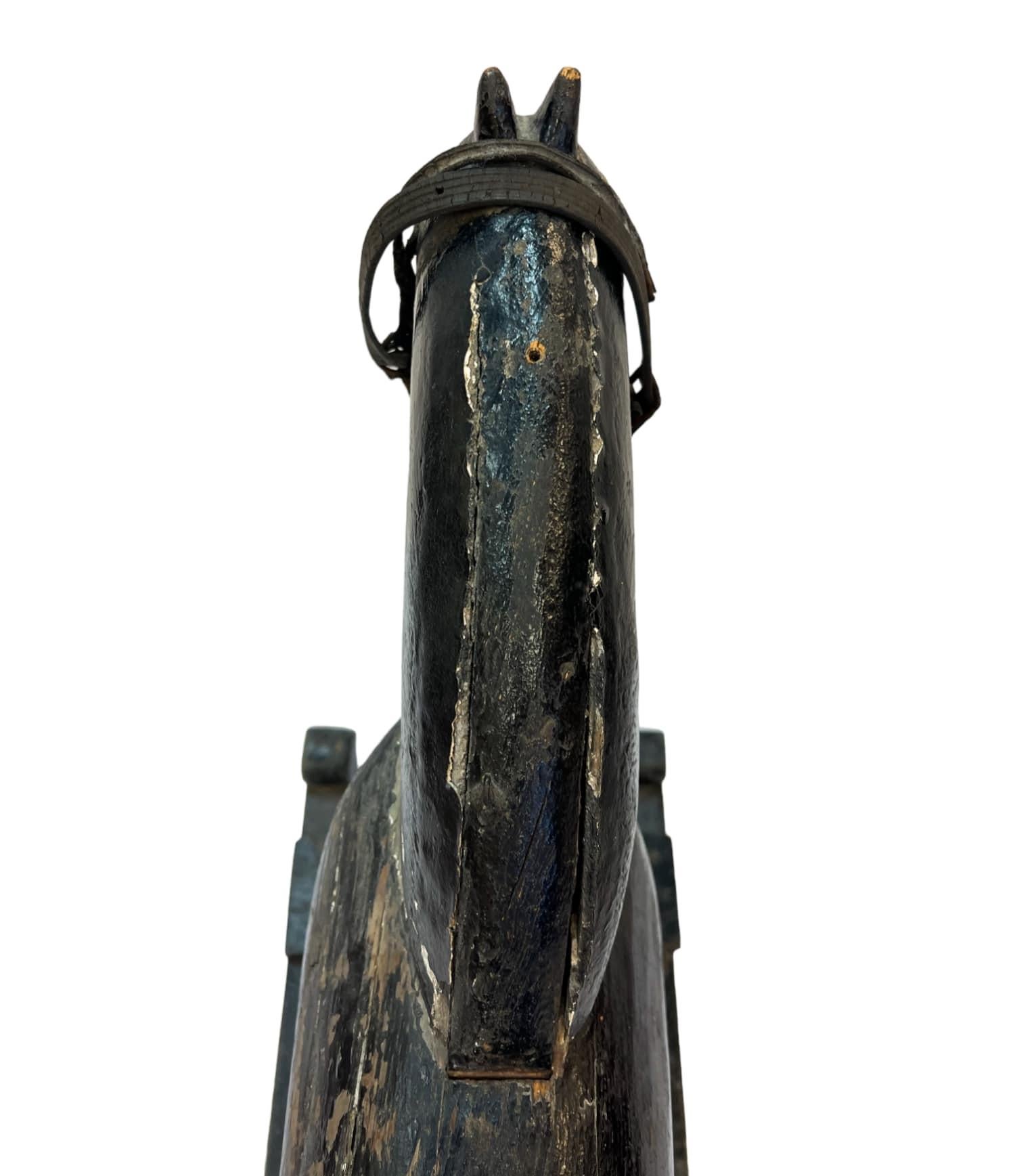 Rare cheval à bascule d'art populaire du début du 19e siècle - Authenticité et ancienneté en vente 3