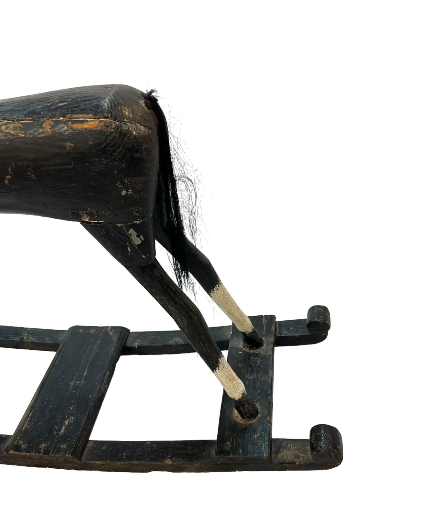 Rare cheval à bascule d'art populaire du début du 19e siècle - Authenticité et ancienneté en vente 5