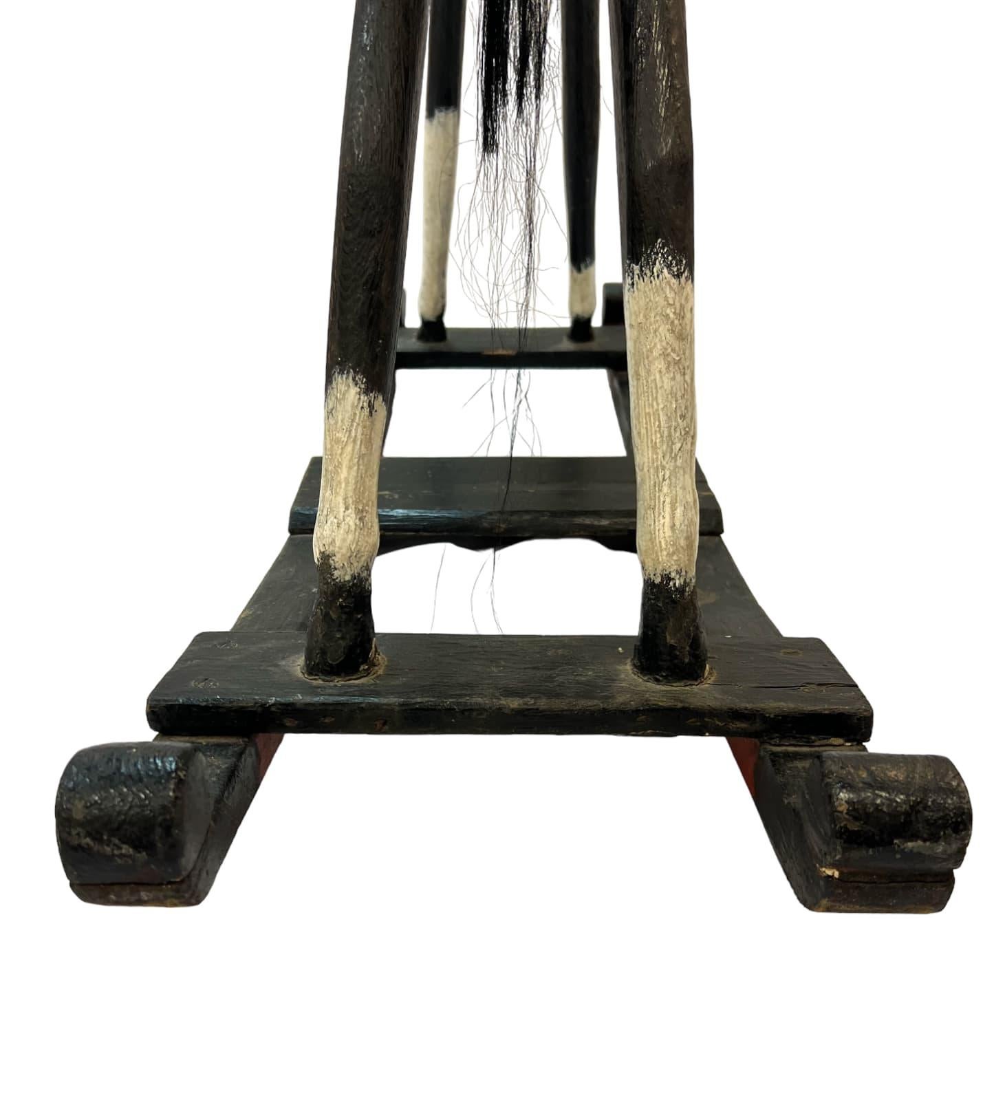 Rare cheval à bascule d'art populaire du début du 19e siècle - Authenticité et ancienneté en vente 9