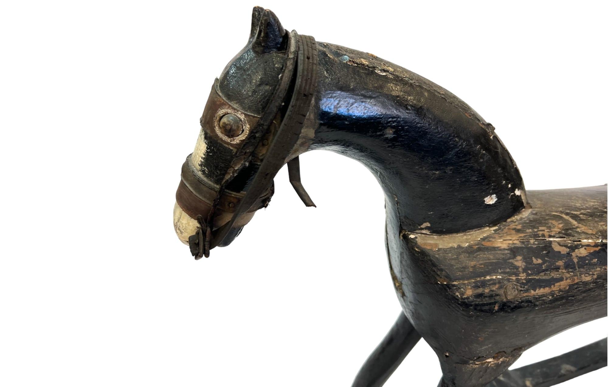 Artisanat Rare cheval à bascule d'art populaire du début du 19e siècle - Authenticité et ancienneté en vente