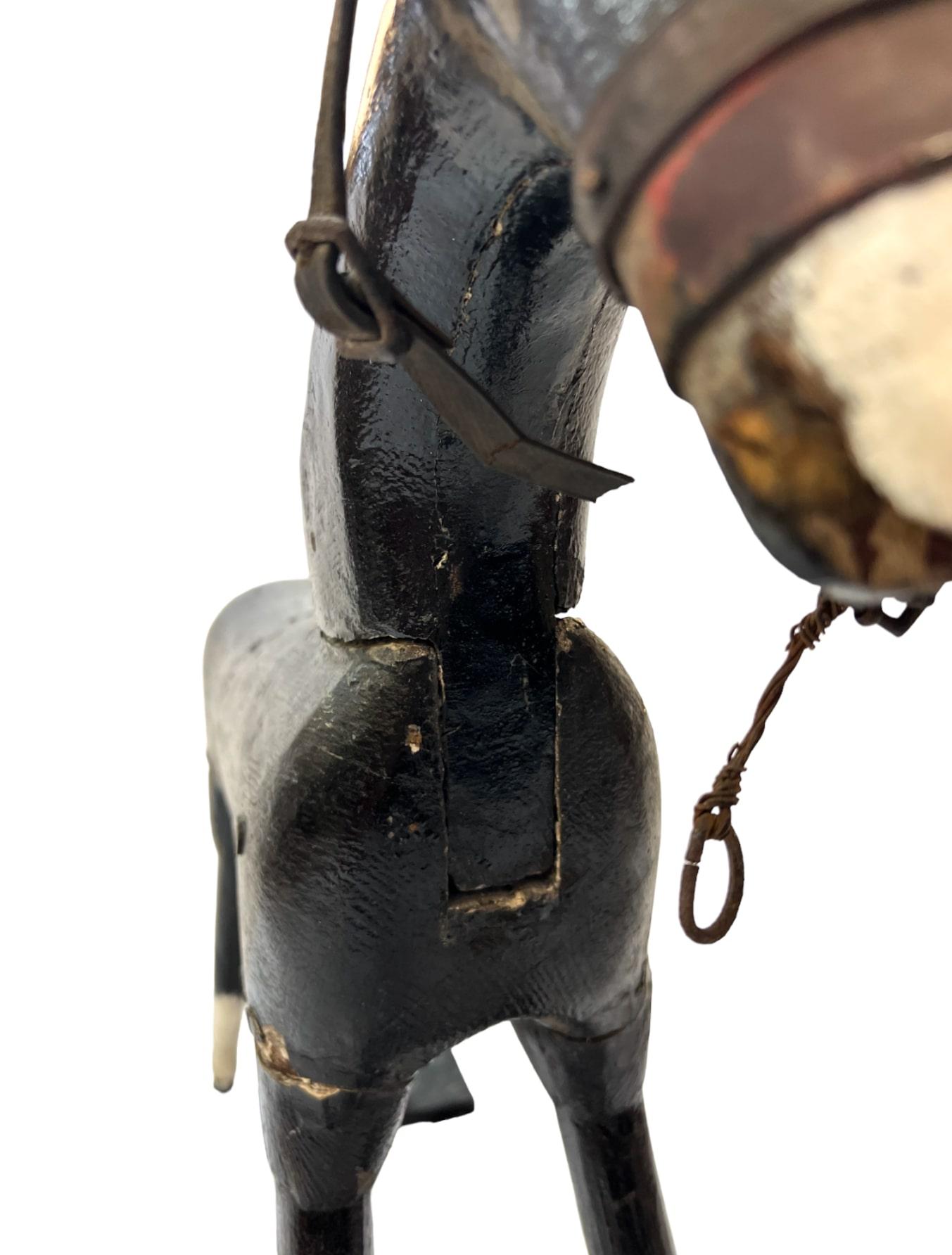 Rare cheval à bascule d'art populaire du début du 19e siècle - Authenticité et ancienneté Abîmé - En vente à North Palm Beach, FL