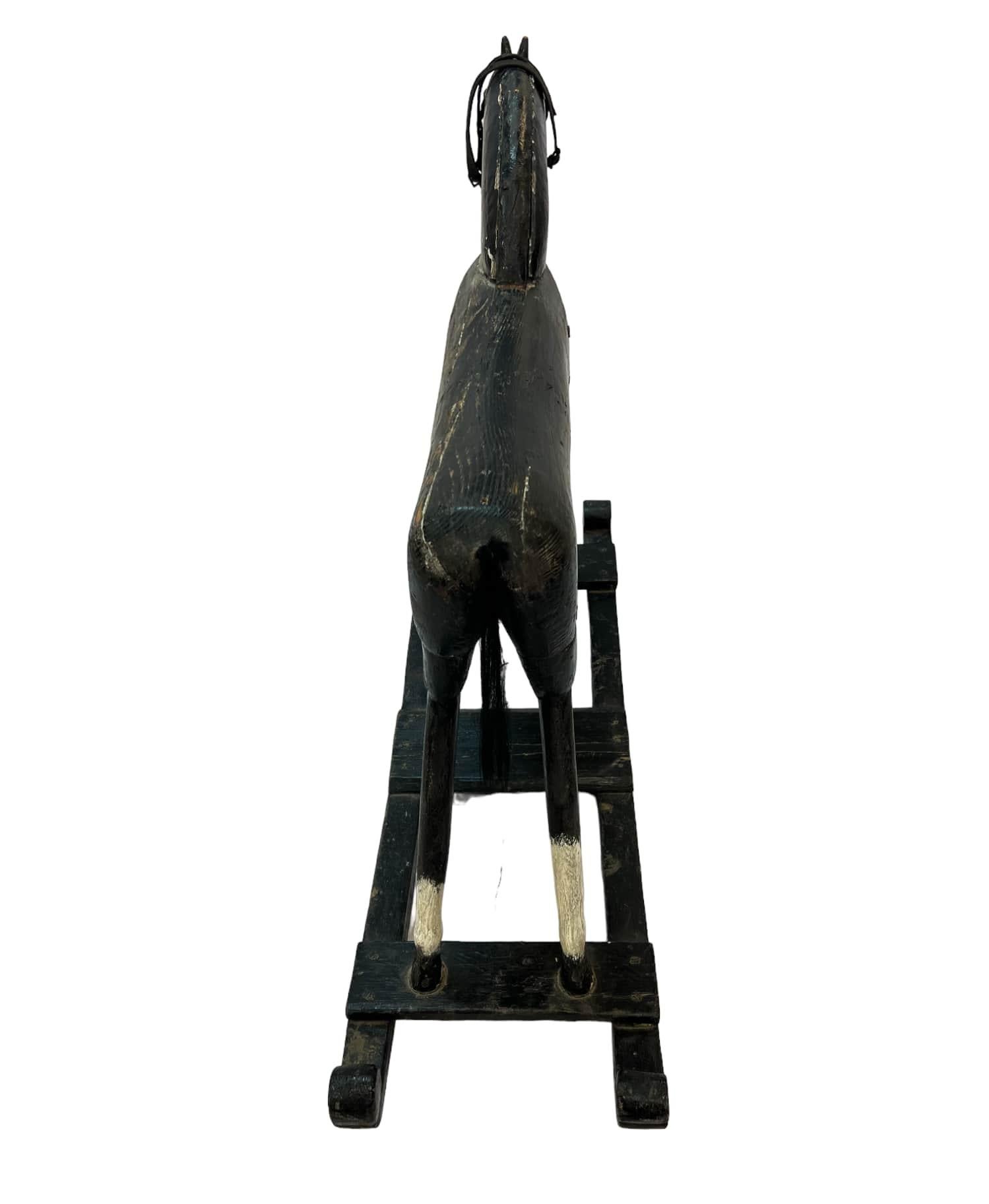 Rare cheval à bascule d'art populaire du début du 19e siècle - Authenticité et ancienneté en vente 1