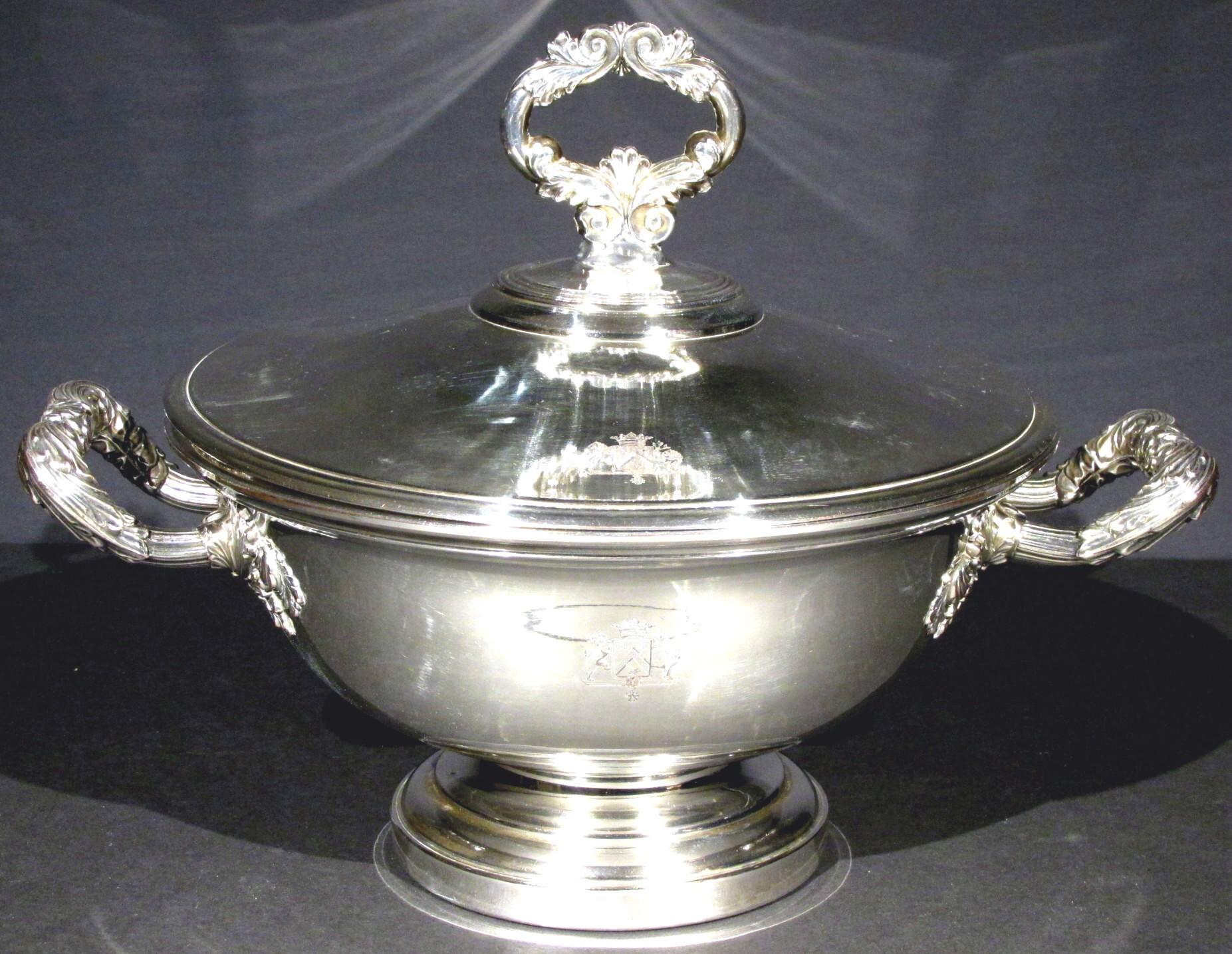 Both the base & lid are engraved with a finely detailed heraldic coat of arms surmounted by a Marquess coronet, the interior retaining it's original and rarely found removable liner. Raised overall upon a stepped circular spreading foot, the