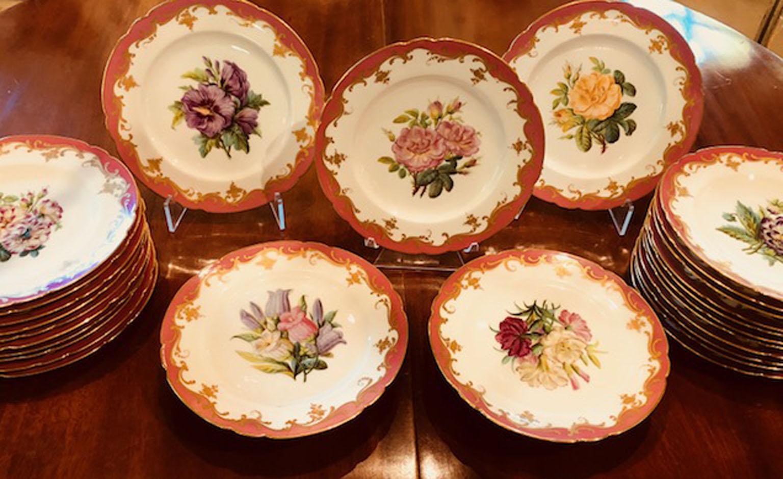 Rare Early 19th Century Paris Botanical Pink Porcelain Service for 24 For Sale 6