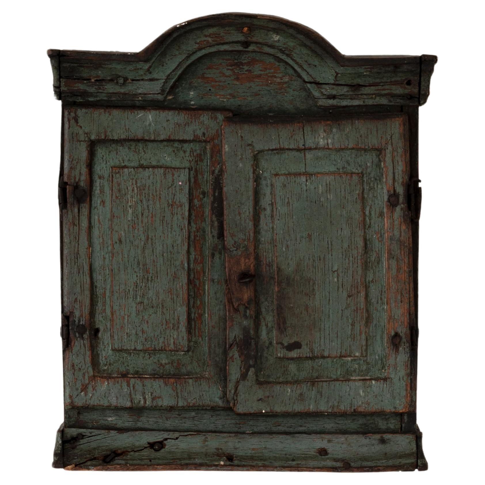 Raro armario de pared provincial sueco de principios del siglo XIX Arte popular en venta