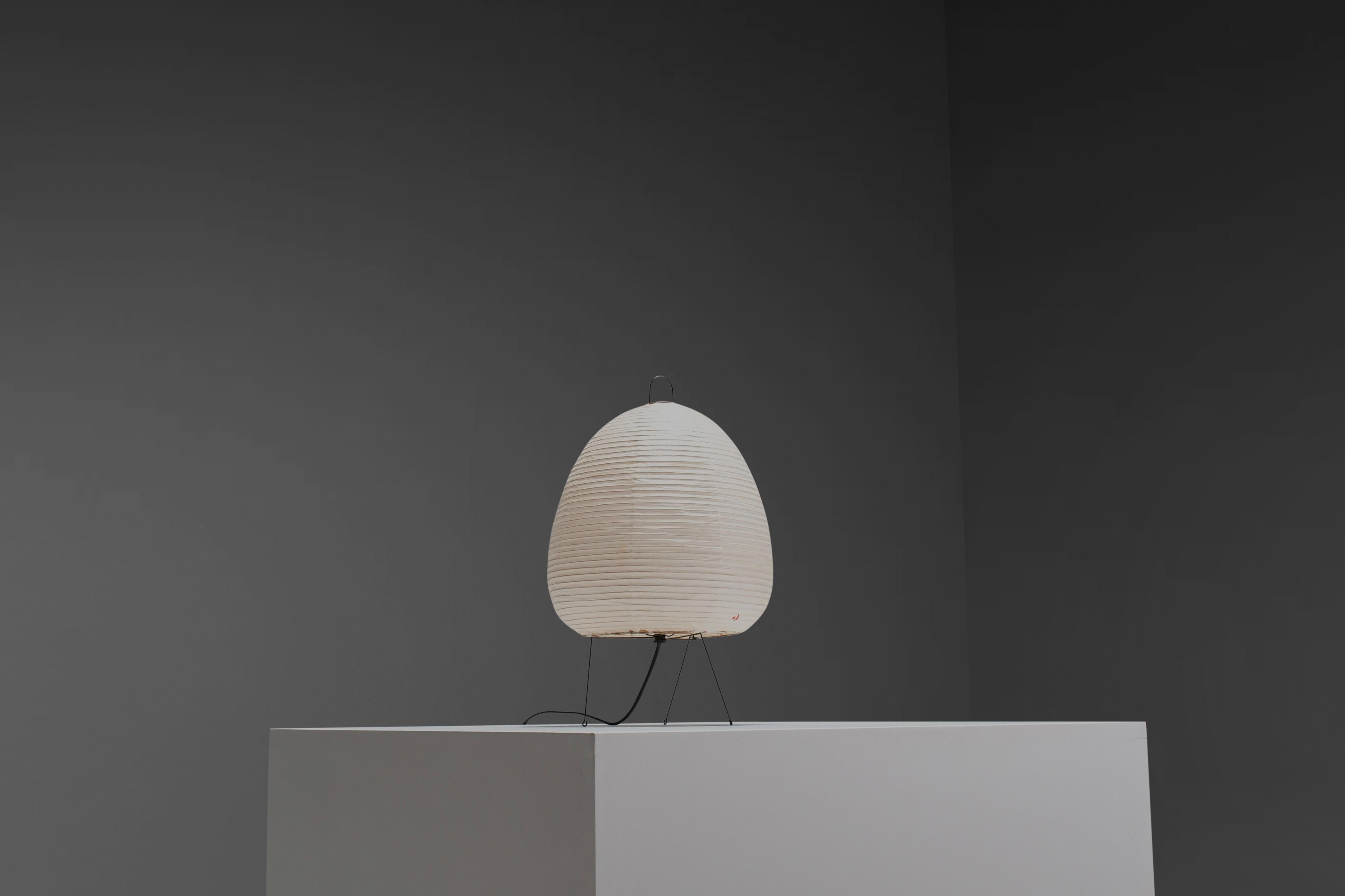 Rare Early 1A Akari Table Lamp by Isamu Noguchi for Ozeki, 1952 In Excellent Condition For Sale In Echt, NL
