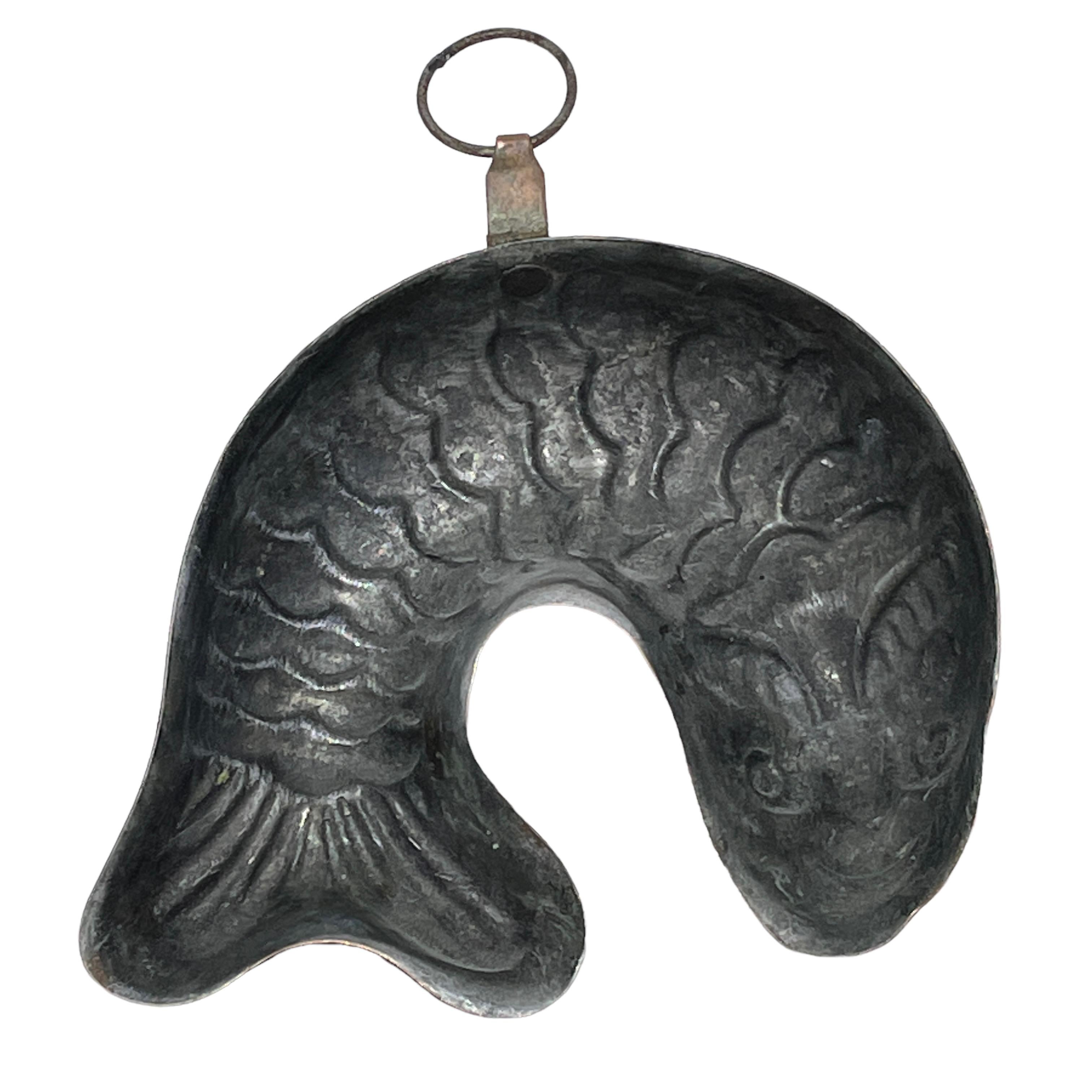 Rare Early 20th Century Copper Fish Backing Cake Mold, German Antique In Good Condition In Nuernberg, DE