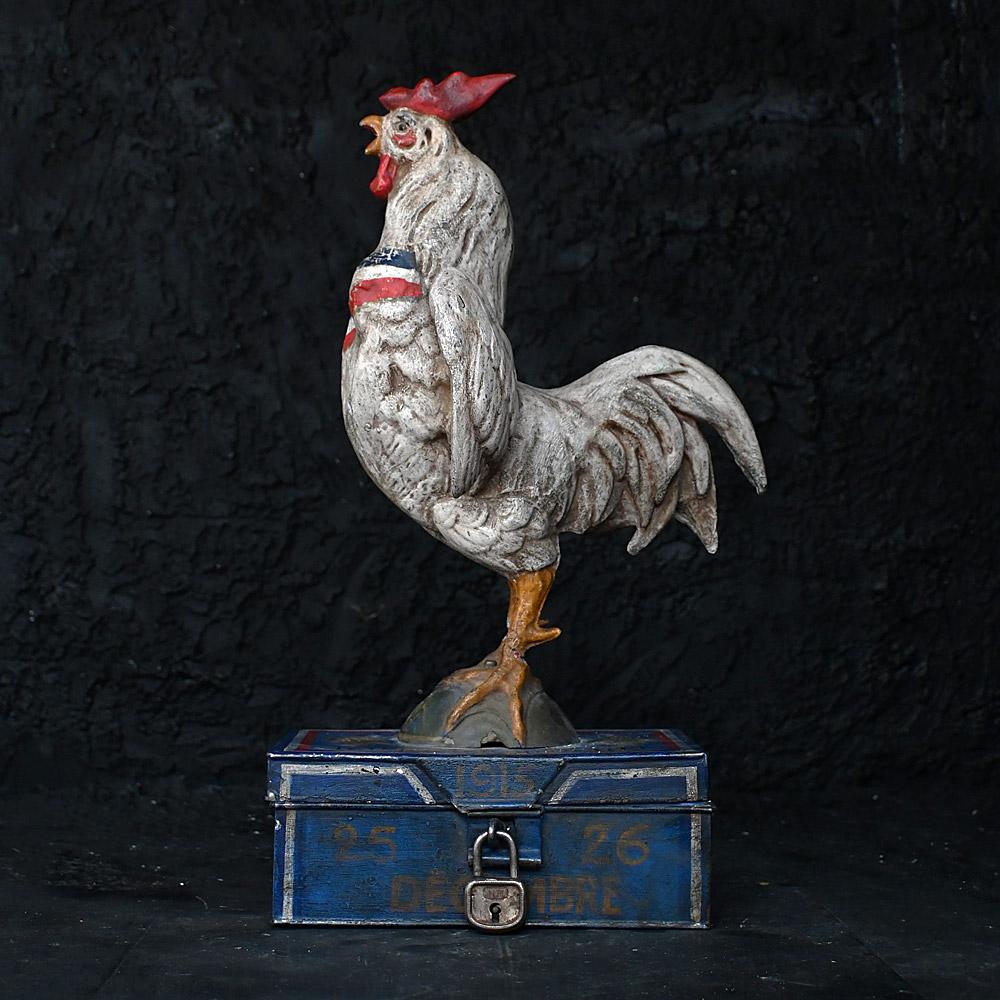 Rara caja de donativos familiar de soldado francesa de metal estañado de principios del siglo XX.

Dimensiones: Al 20