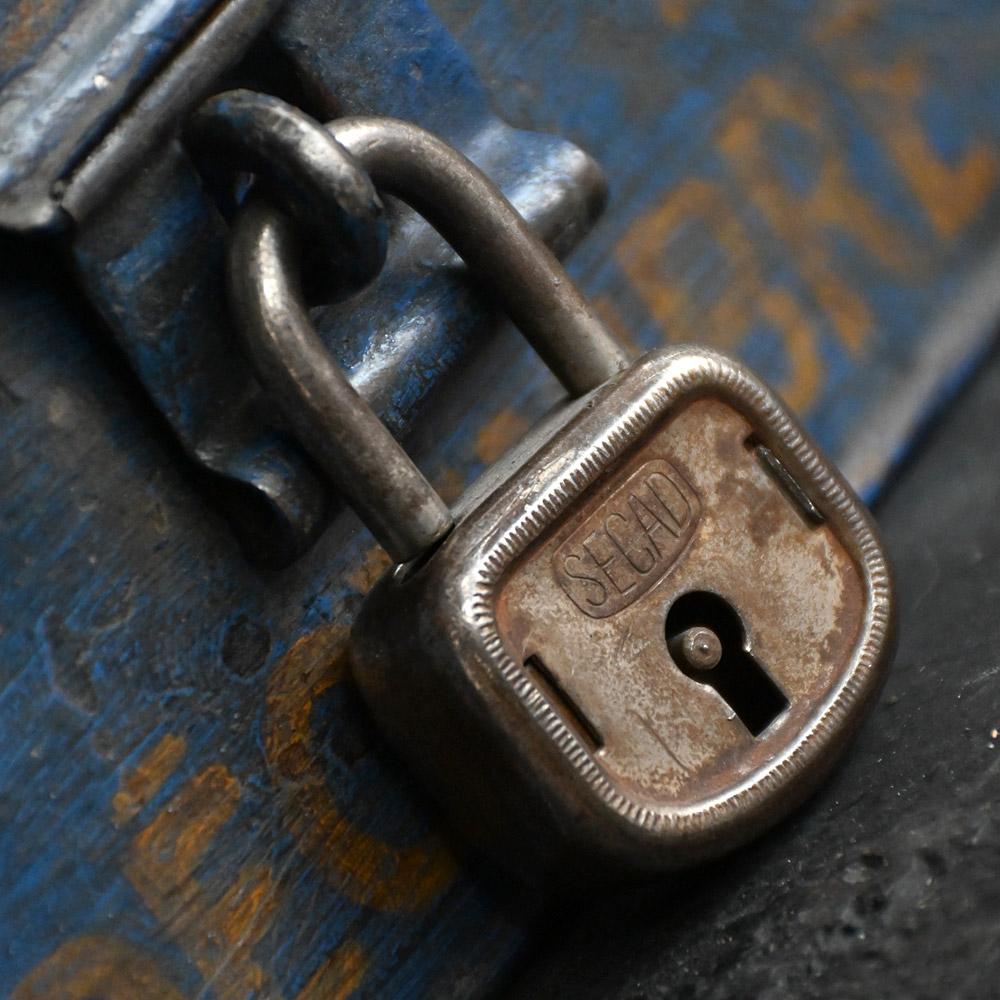 Rara caja de donativos familiar de soldado francesa de metal estañado de principios del siglo XX en Bastante bueno estado para la venta en London, GB