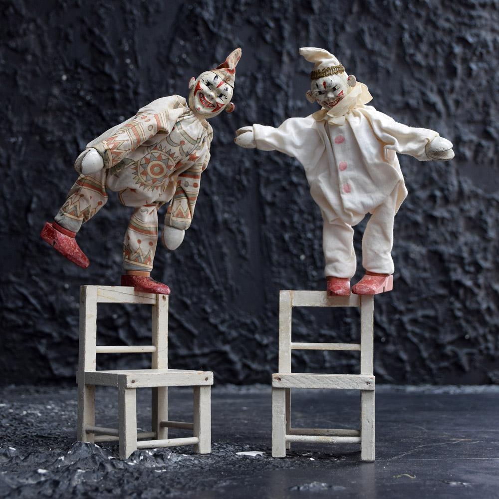 Rare Schoenhut Humpty Dumpty Circus Collection
We are proud to offer a wonderful collection of early 20th Century Schoenhut German Humpty Dumpty toy collection, handmade from various materials. This collection includes 2 clowns, a ring master, 2