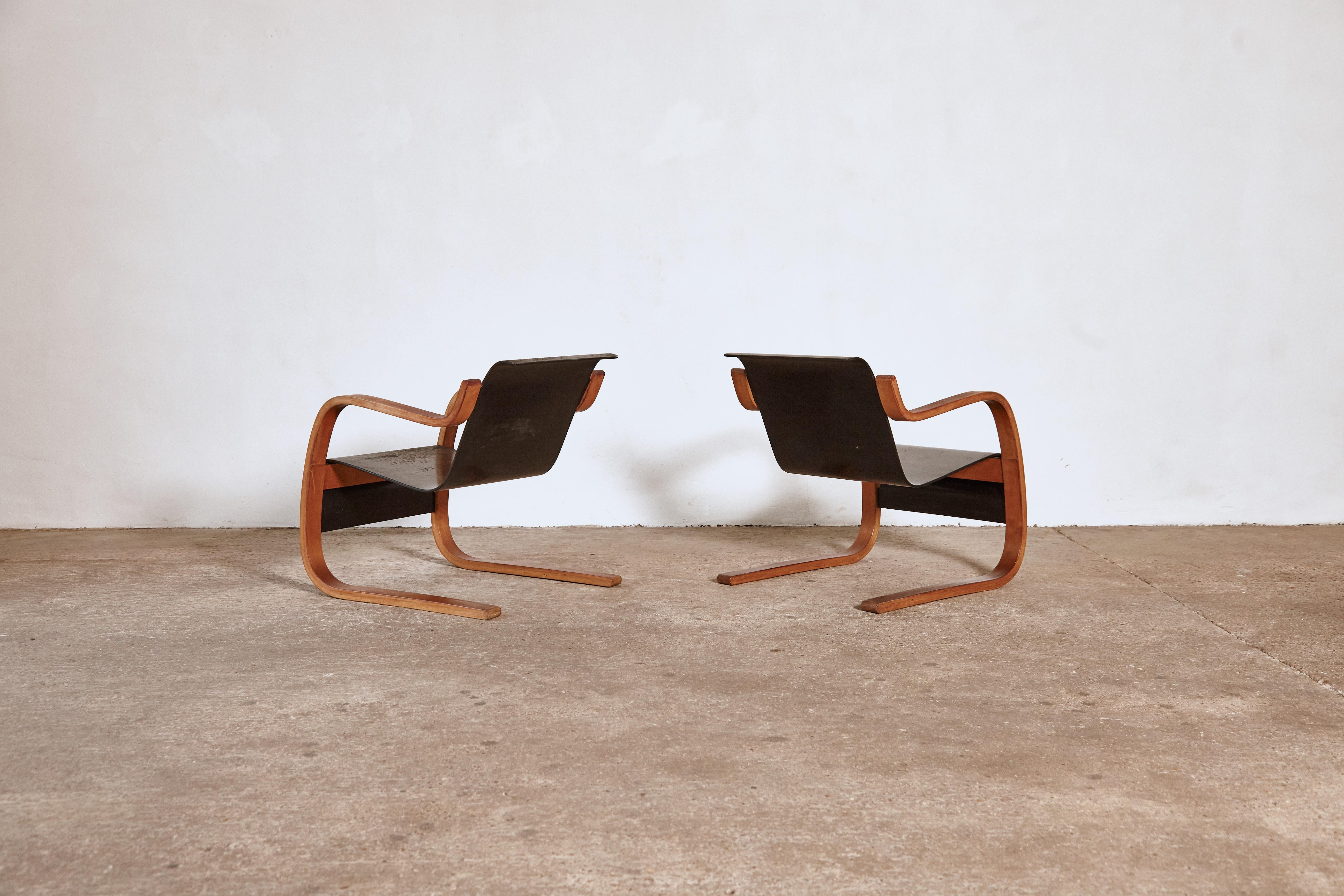 Mid-20th Century Rare, Early Alvar Aalto Model 31/42 Cantilevered Armchairs, Finland, 1930s For Sale