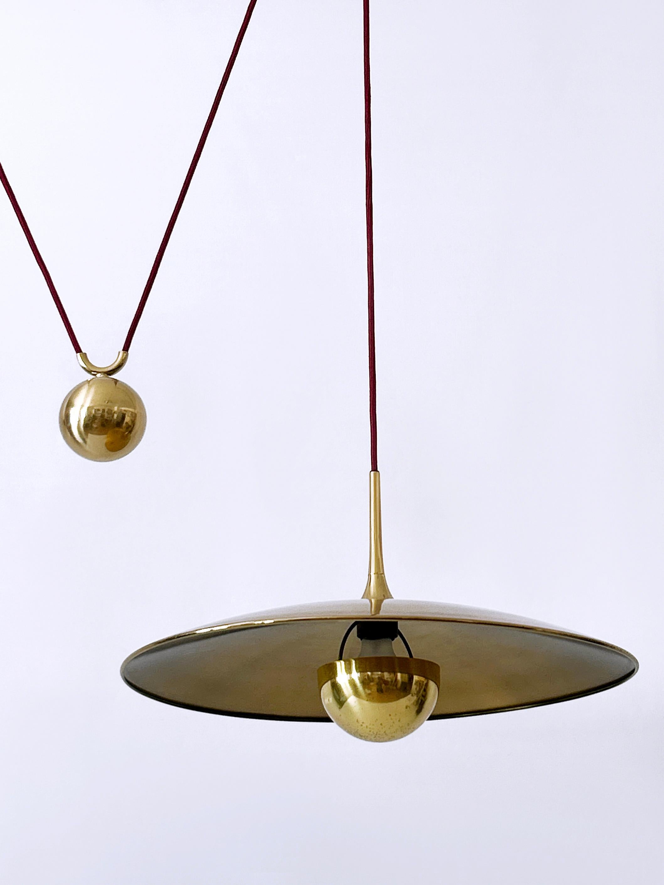 Rare lampe suspendue à contrepoids en laiton 'Onos 55' par Florian Schulz 1960s en vente 4