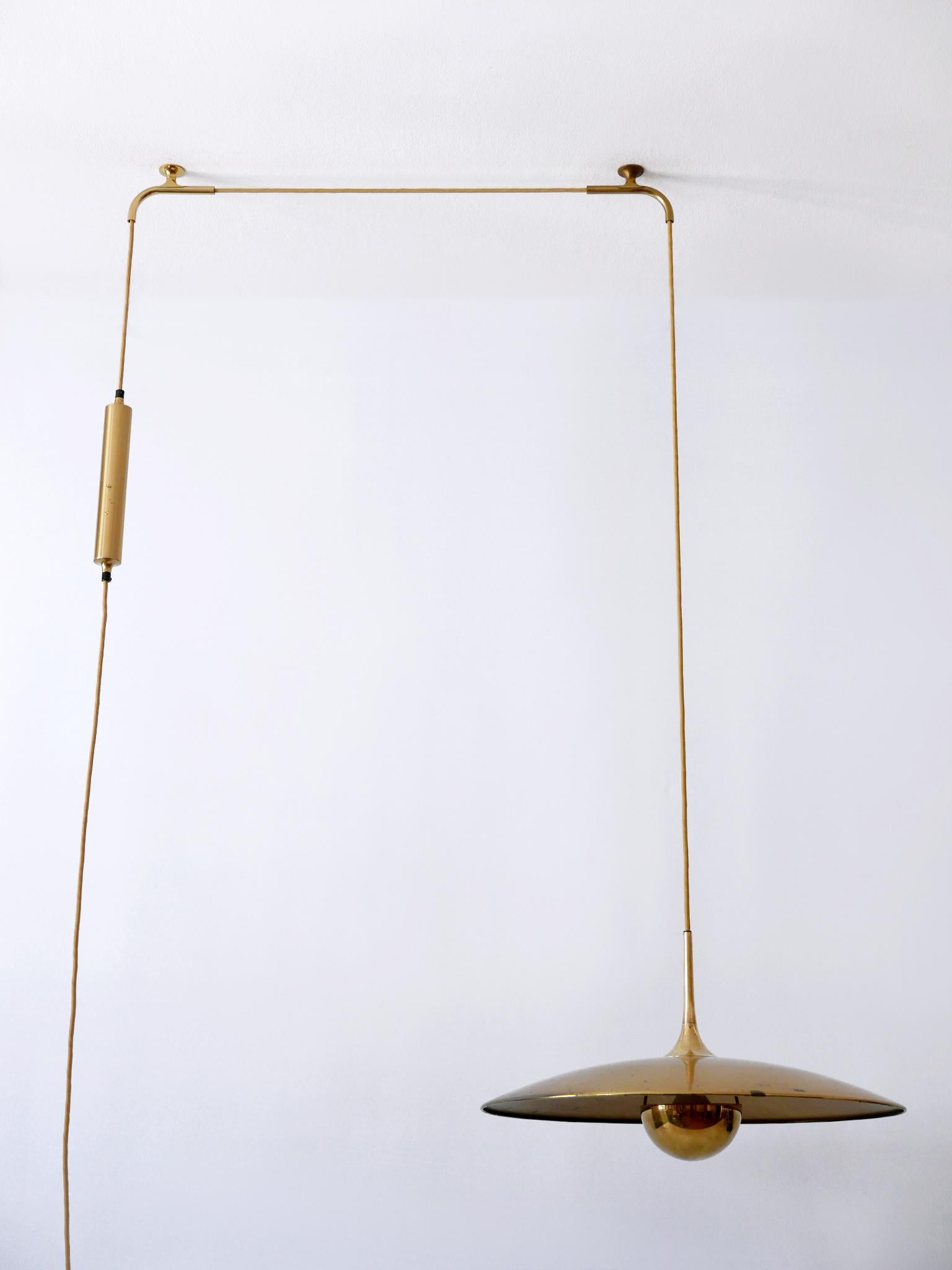 Rare Early Brass Counterweight Pendant Lamp 'Onos 55' by Florian Schulz 1960s In Good Condition In Munich, DE