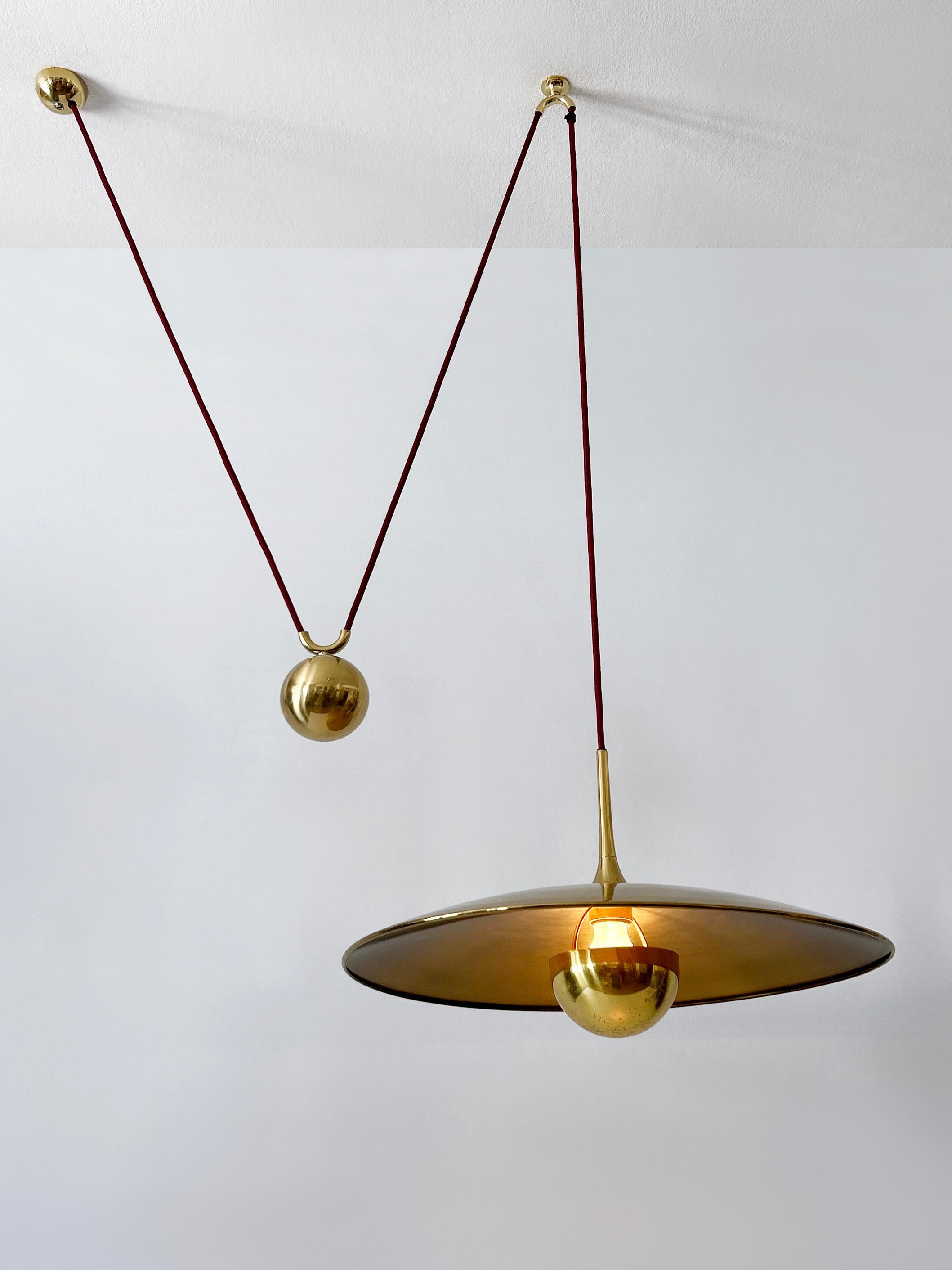 Rare lampe suspendue à contrepoids en laiton 'Onos 55' par Florian Schulz 1960s en vente 1