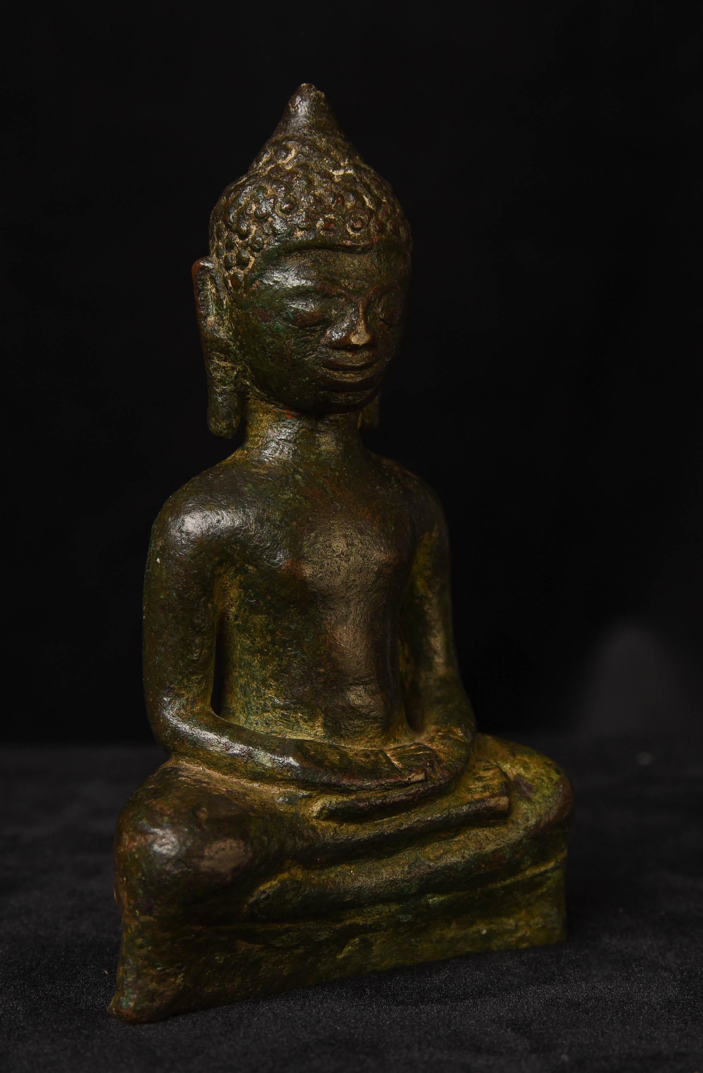 1000 year old buddha statue