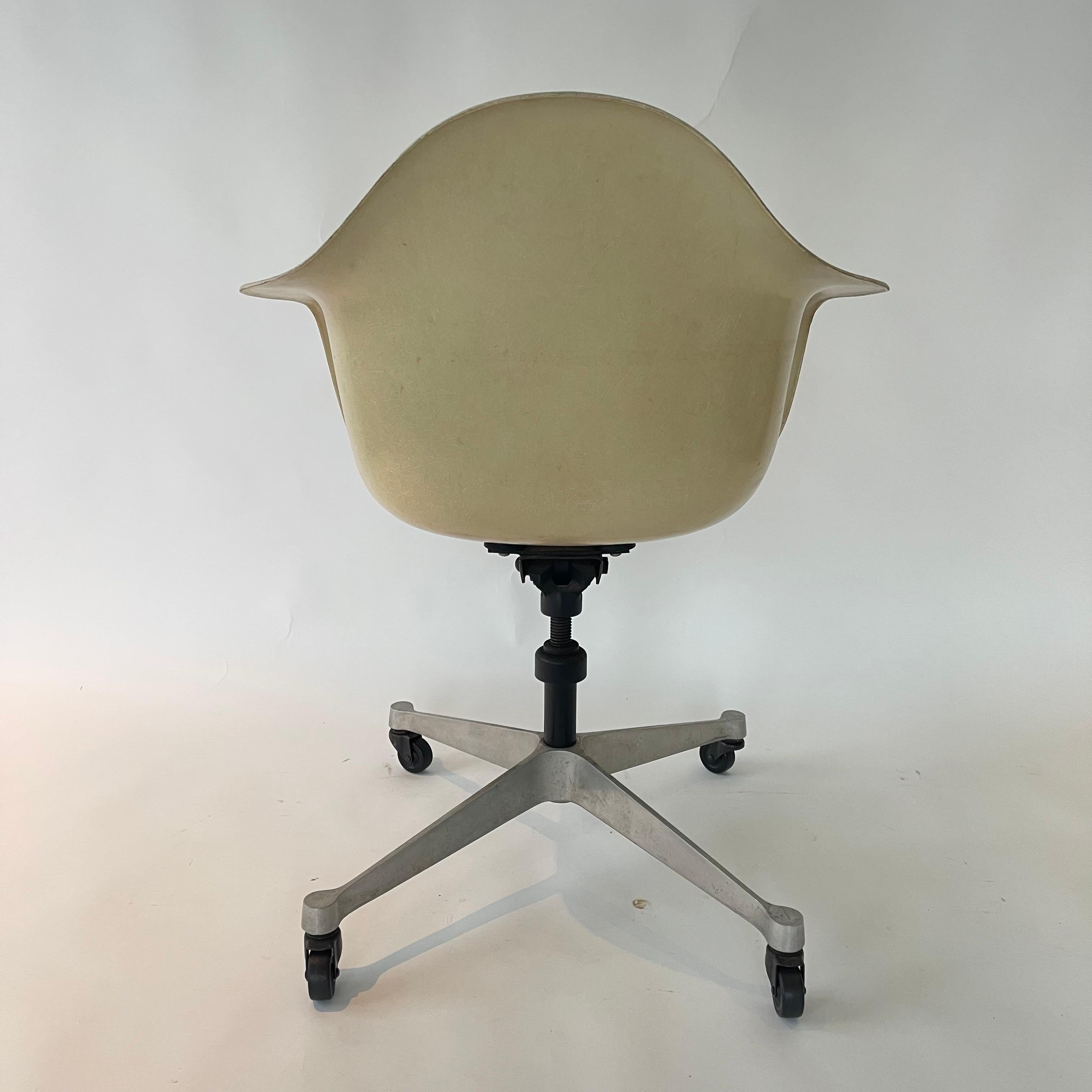 Aluminum Rare Early Charles and Ray Eames PACC Desk Chair for Herman Miller, USA, 1950s For Sale