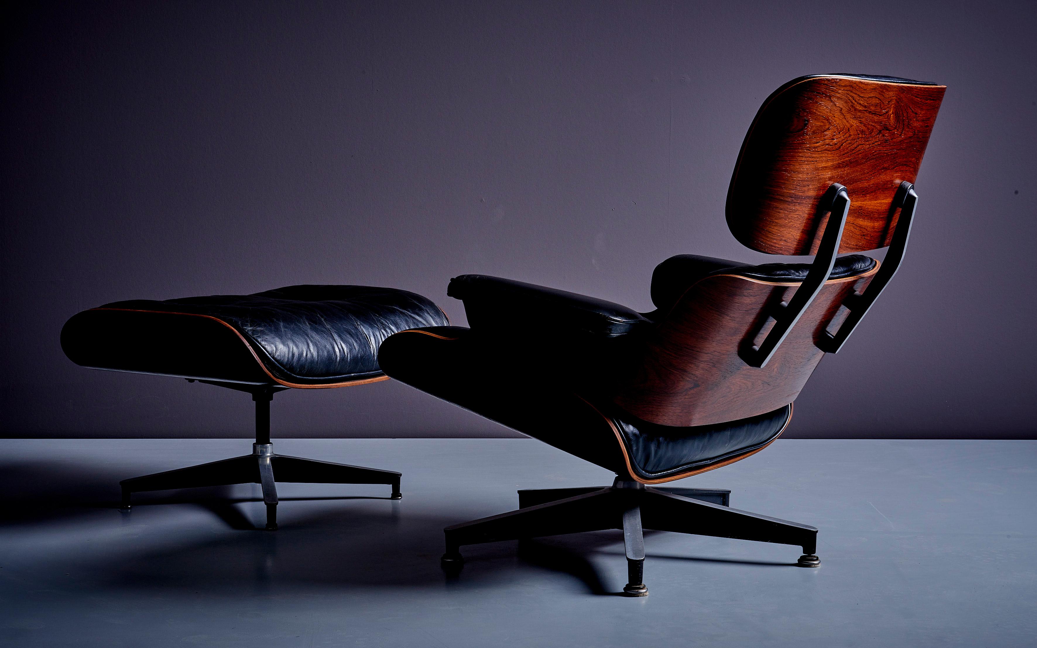 Aluminum Rare early Charles & Ray Eames Lounge Chair 670 & 671 in outstanding rosewood
