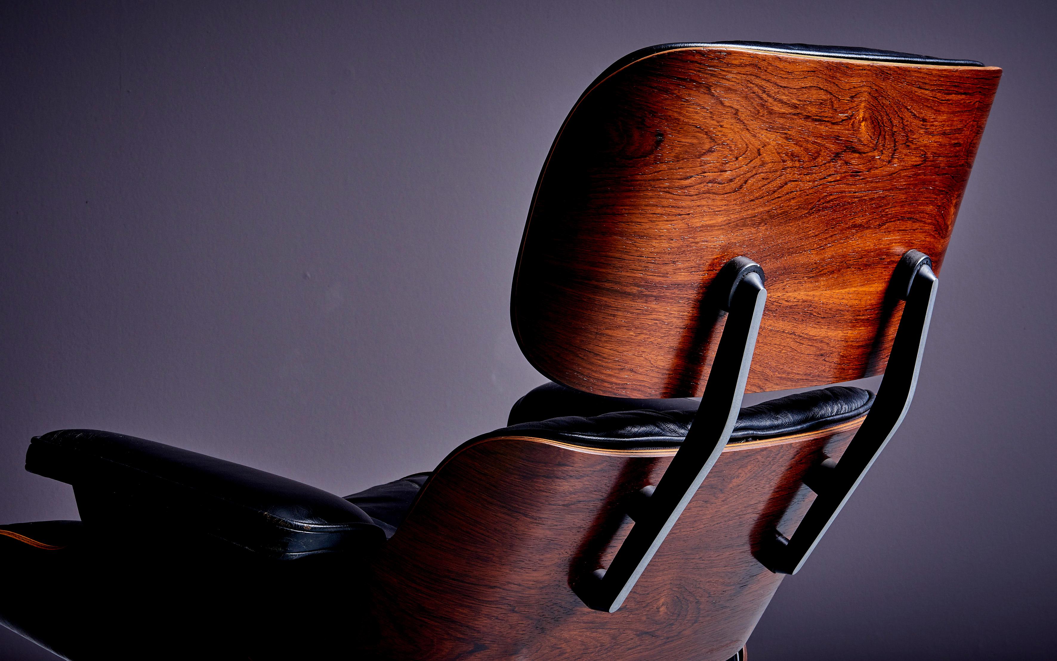 Rare early Charles & Ray Eames Lounge Chair 670 & 671 in outstanding rosewood In Excellent Condition In Berlin, DE