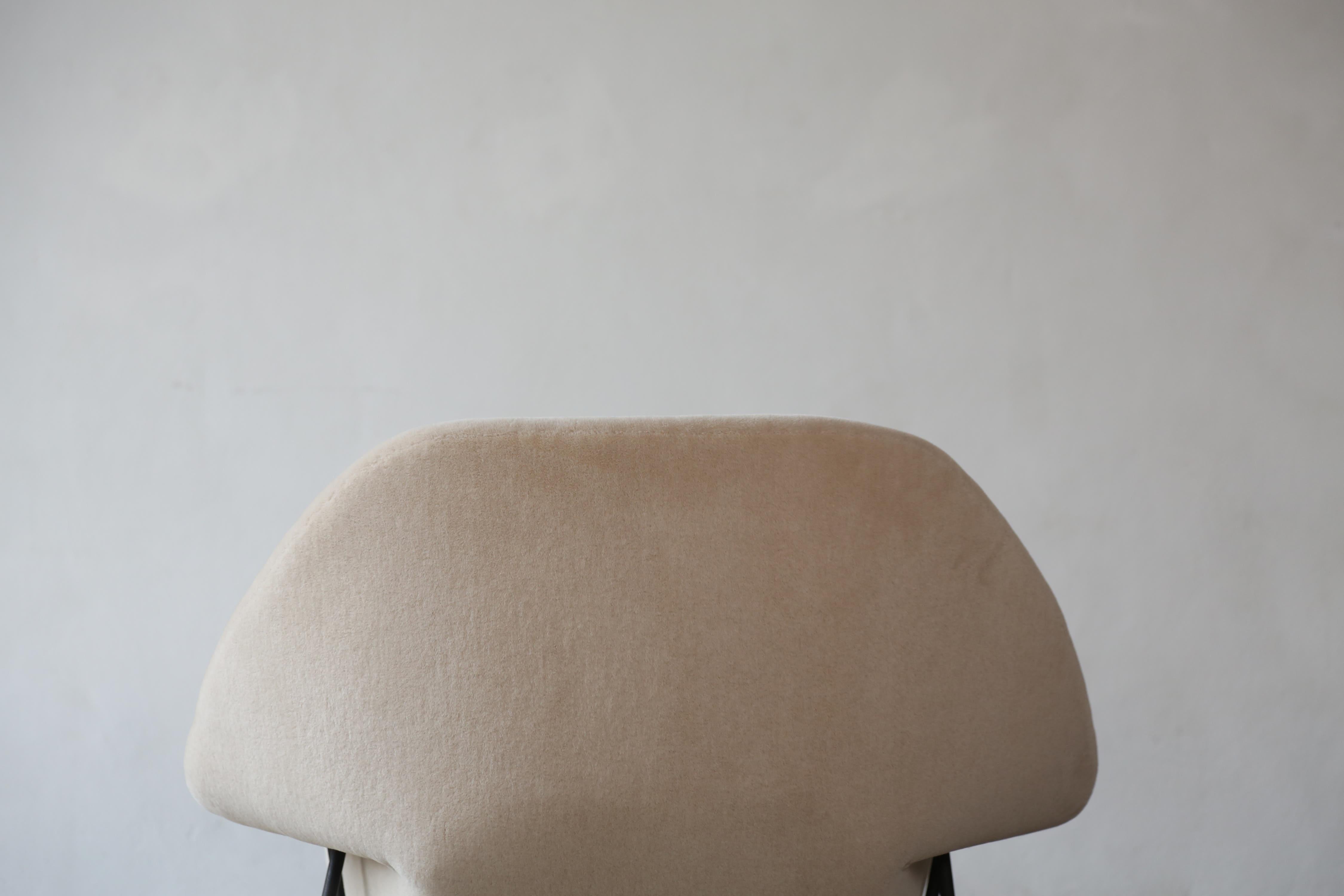 Rare Early Eero Saarinen Womb Chair and Ottoman, Knoll, USA, 1950s For Sale 3