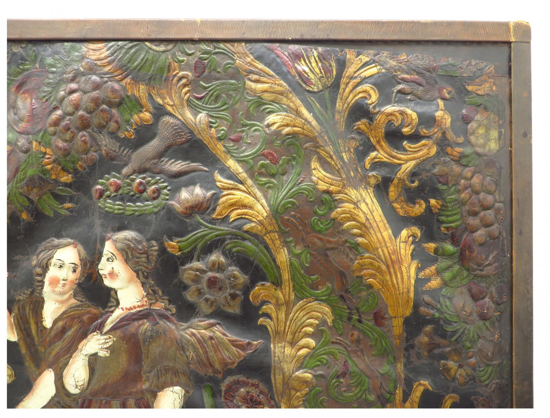 Rare early Embossed gilt leather, mythological hunting scene. In Good Condition For Sale In ZWIJNDRECHT, NL