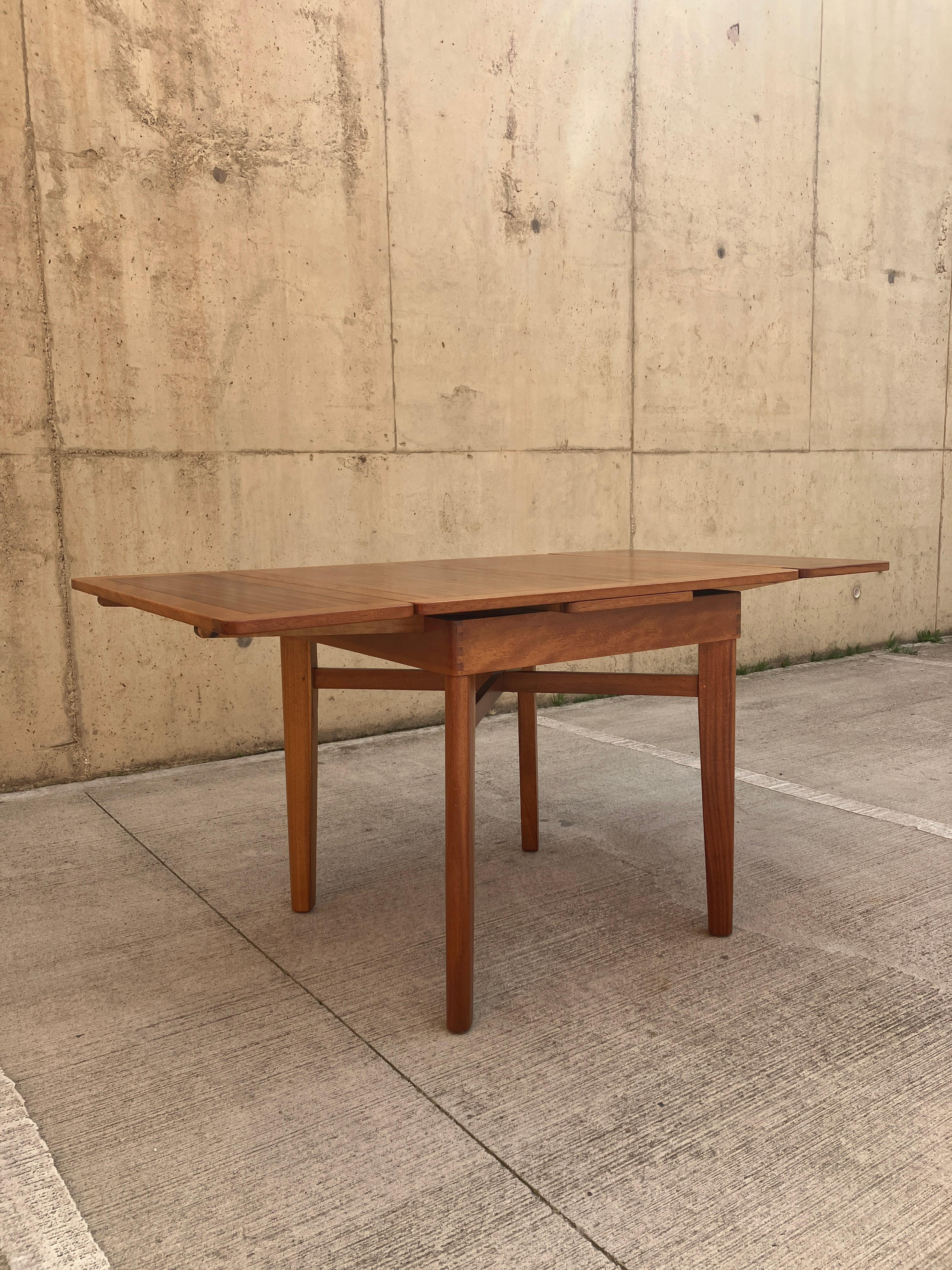 Rare early Ercol mid century extendable dining table 50's For Sale 2