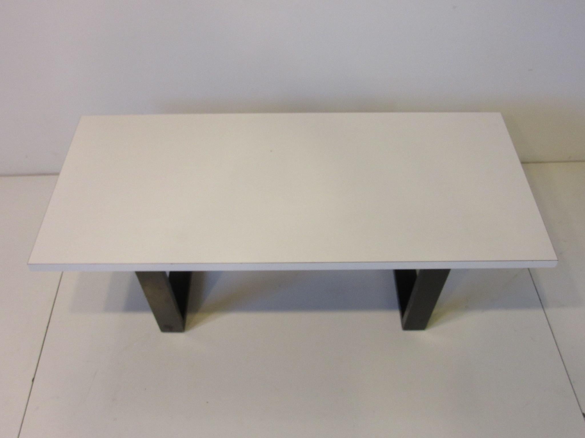 Mid-Century Modern Rare banc / table basse du début de l'ère de George Nelson pour Herman Miller en vente