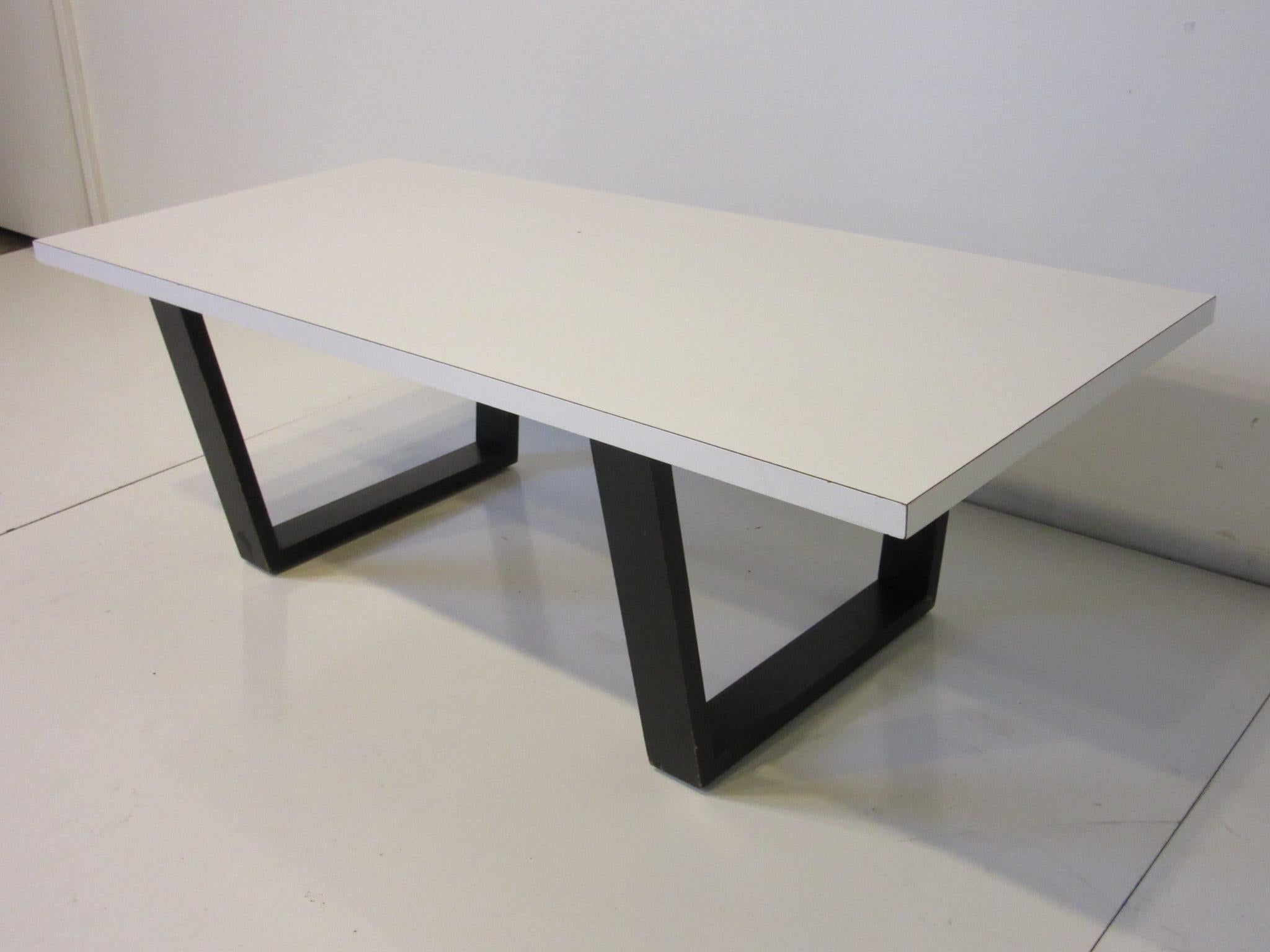 nelson bench as coffee table