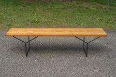 Raro y antiguo banco de listones Harry Bertoia para Knoll Modelo 400 de 66" en fresno y acero