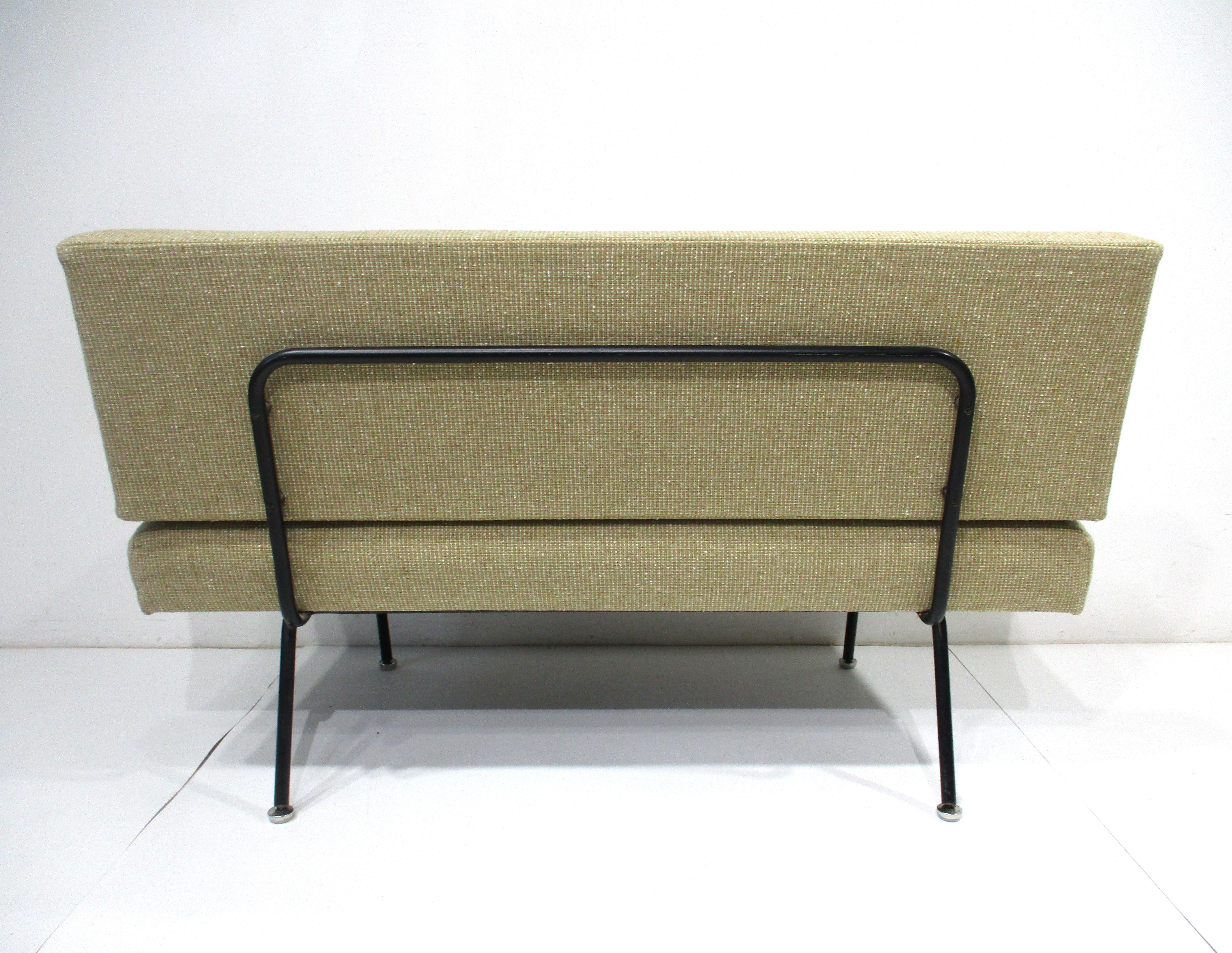 20th Century Rare Early Knoll Tubular Steel Base Settee # 32 by Florence Knoll   For Sale