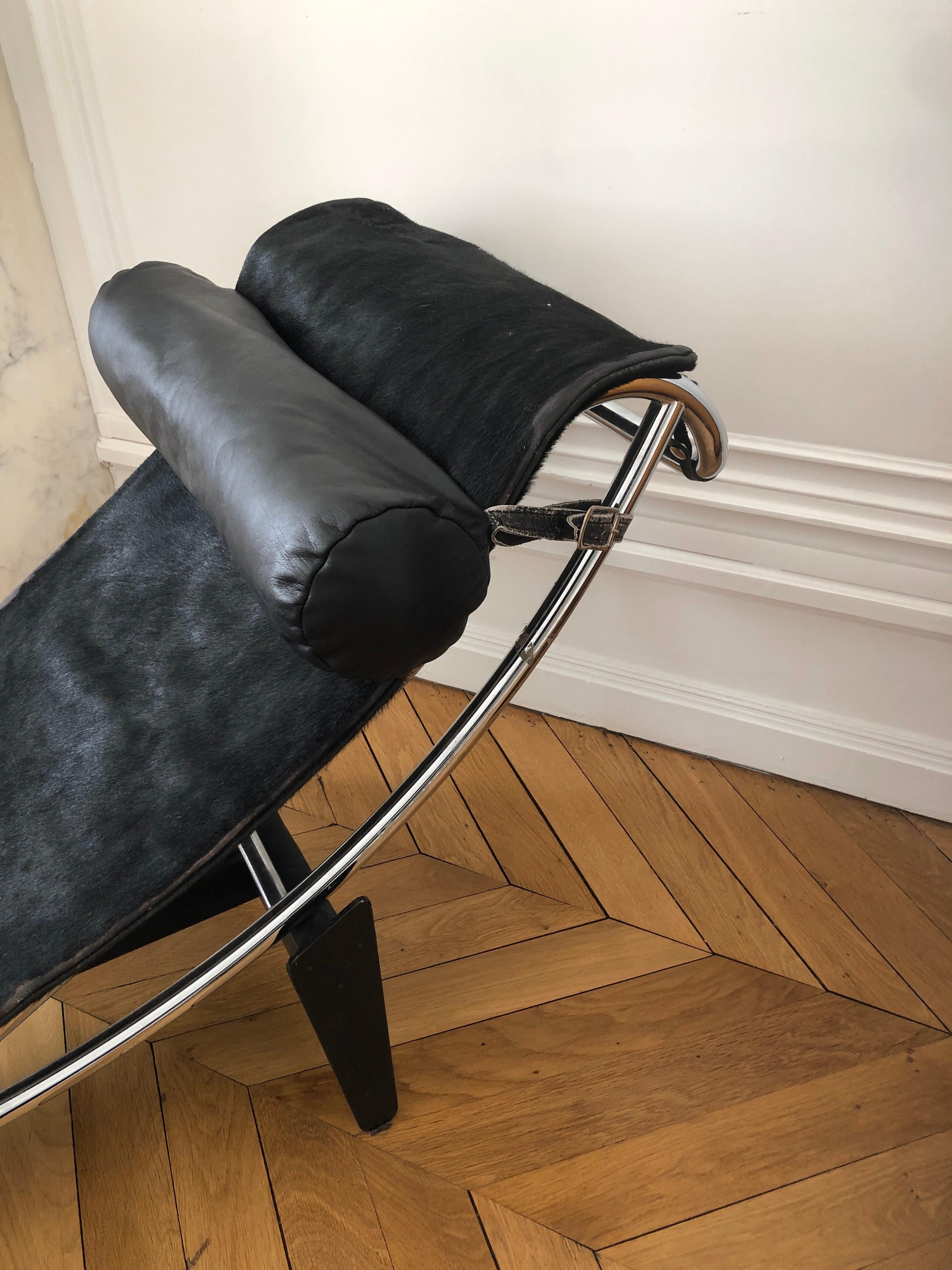 Acier Rare fauteuil de salon LC4 du début de Le Corbusier signé Cassina Nr. 737, années 1960 en vente