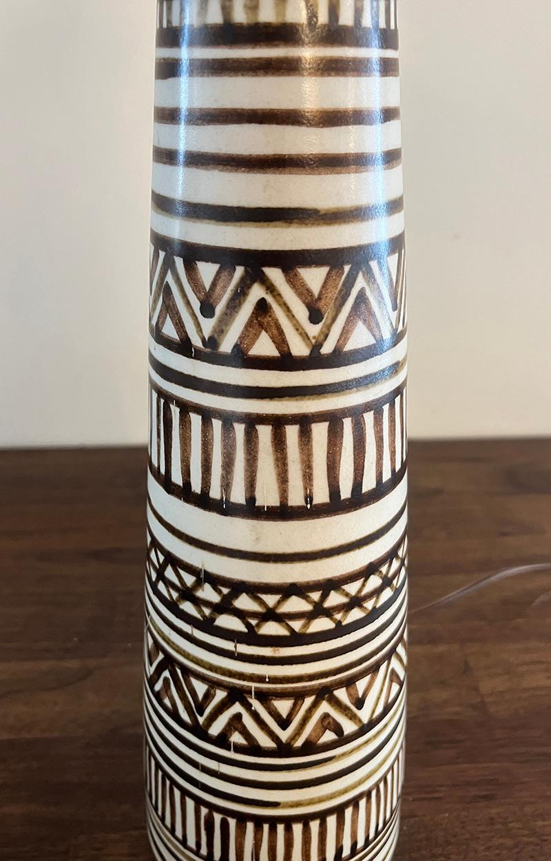 Rare early Lotte and Gunnar Bostlund Tribal Table Lamp with Original Shade  For Sale 3