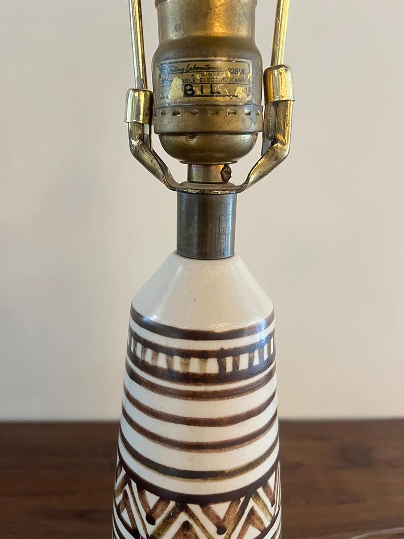 Rare early Lotte and Gunnar Bostlund Tribal Table Lamp with Original Shade  For Sale 2