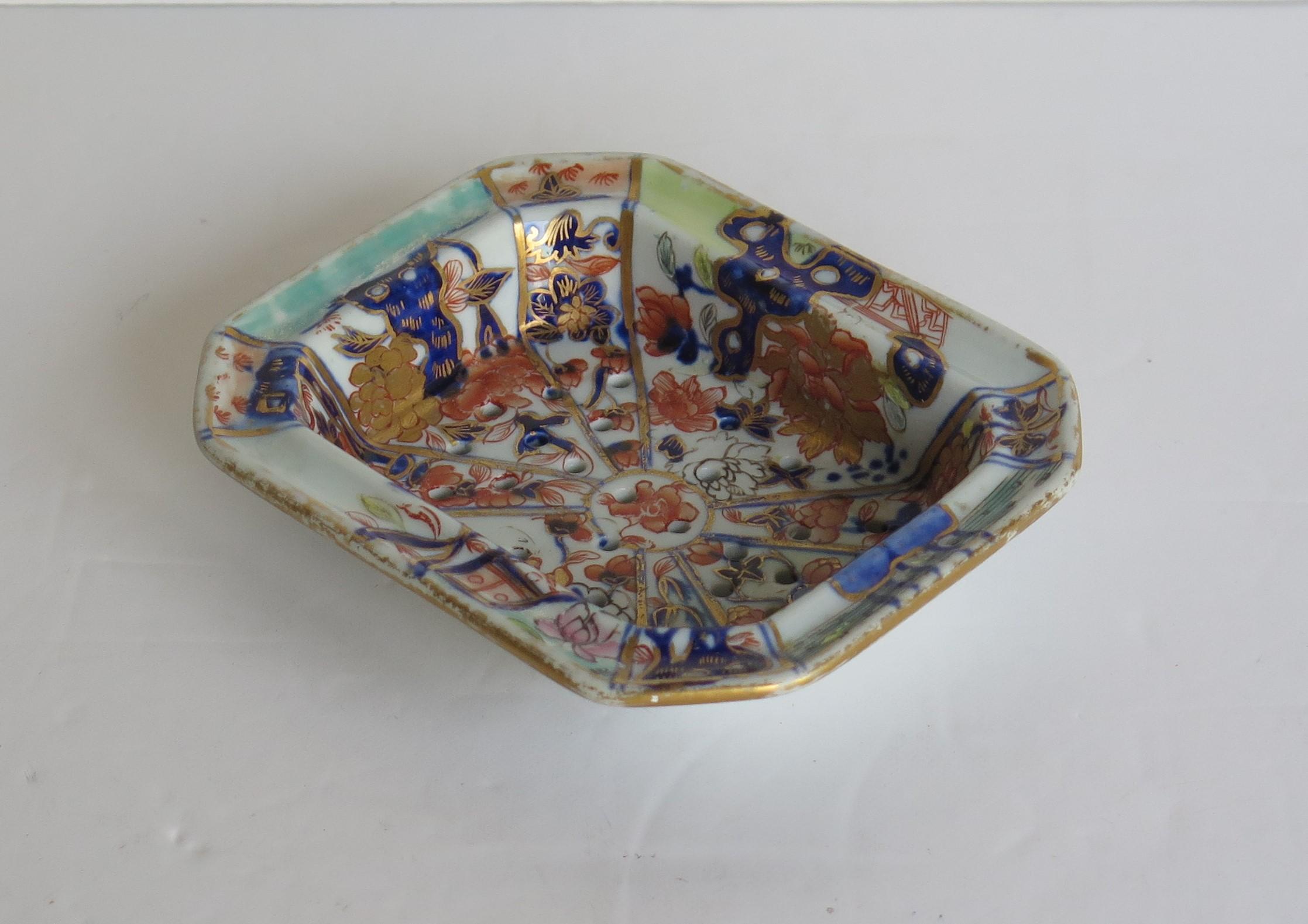 Rare Early Mason's Ironstone Soap Dish Fence Rock and Gold Flower Ptn Circa 1818 1