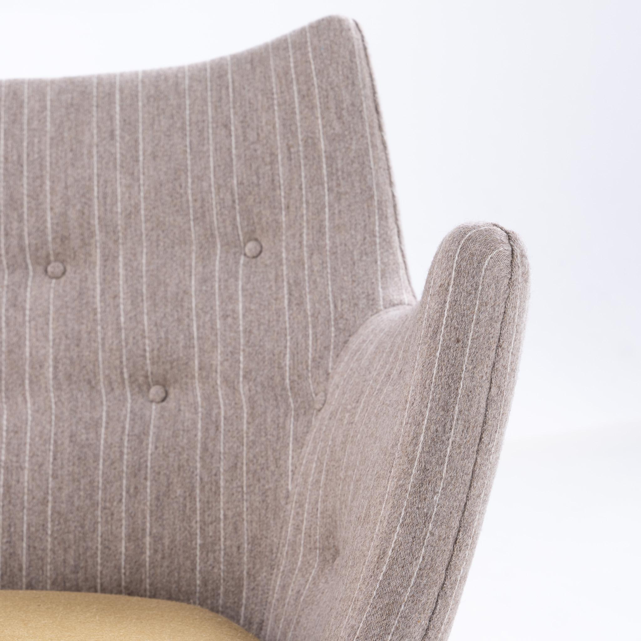Mid-Century Modern Rare early model 'The Poet’ sofa by Finn Juhl