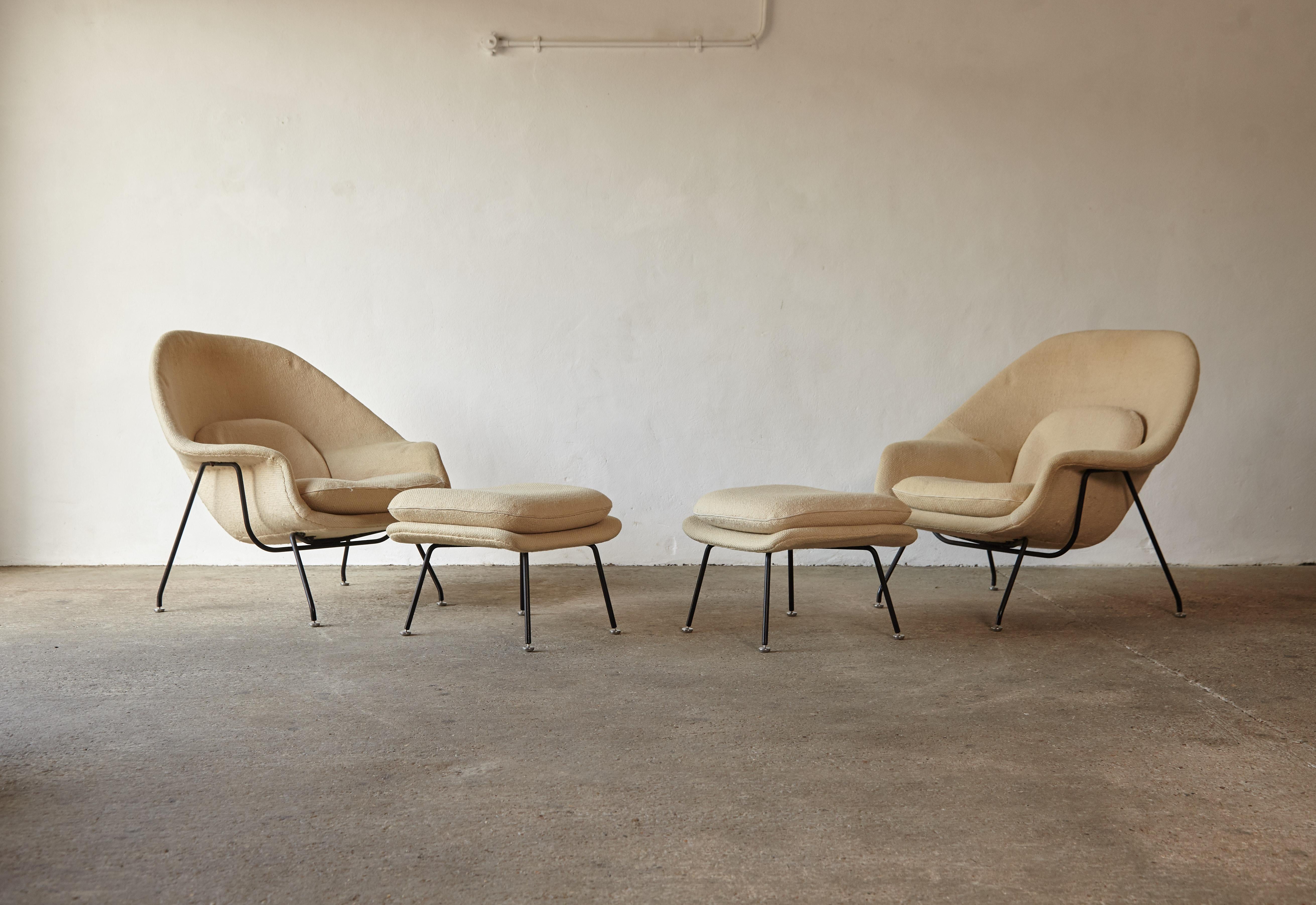 Mid-Century Modern Rare Early Pair of Eero Saarinen Womb Chairs and Ottomans, Knoll, USA, 1950s For Sale