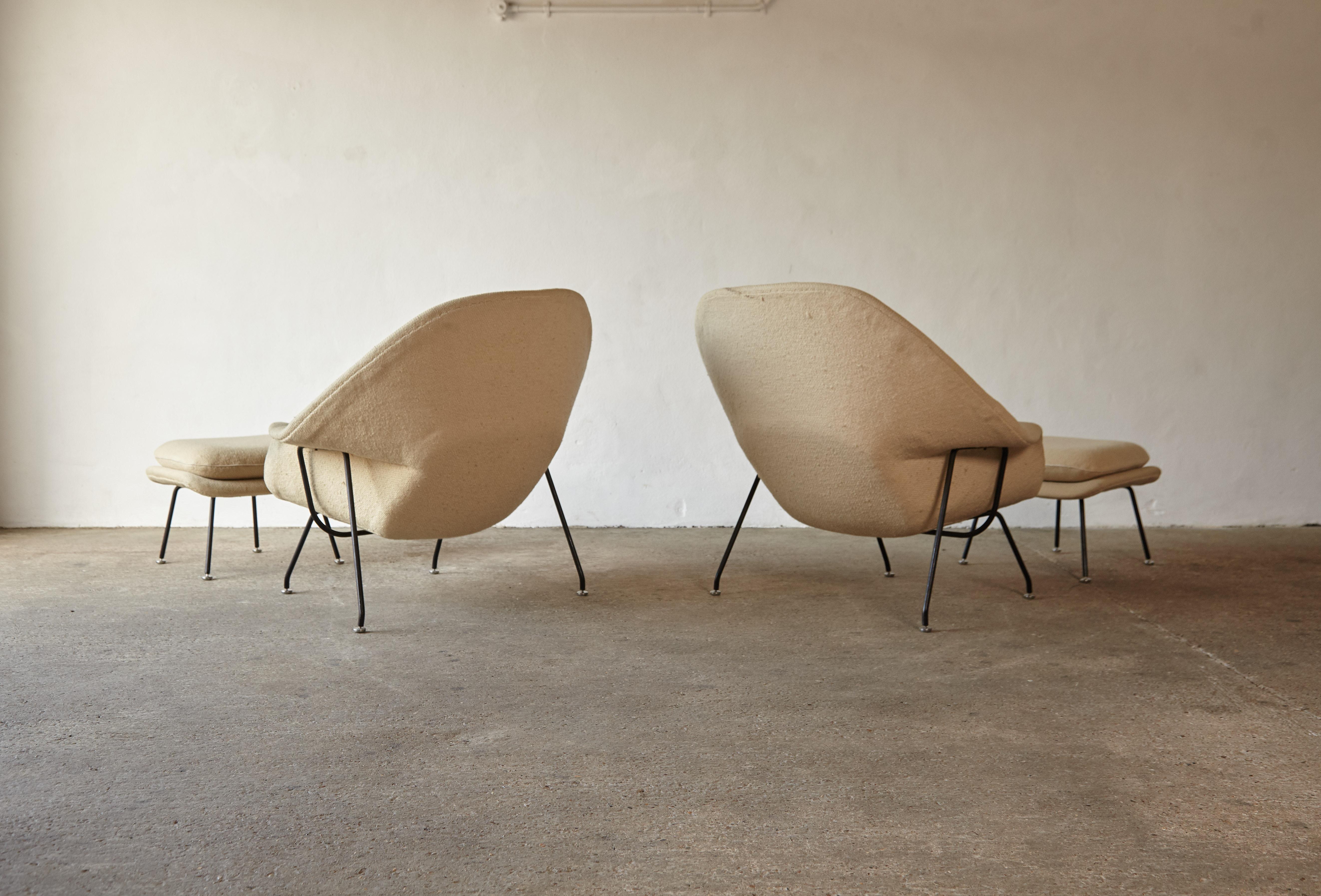 Rare Early Pair of Eero Saarinen Womb Chairs and Ottomans, Knoll, USA, 1950s In Good Condition For Sale In London, GB