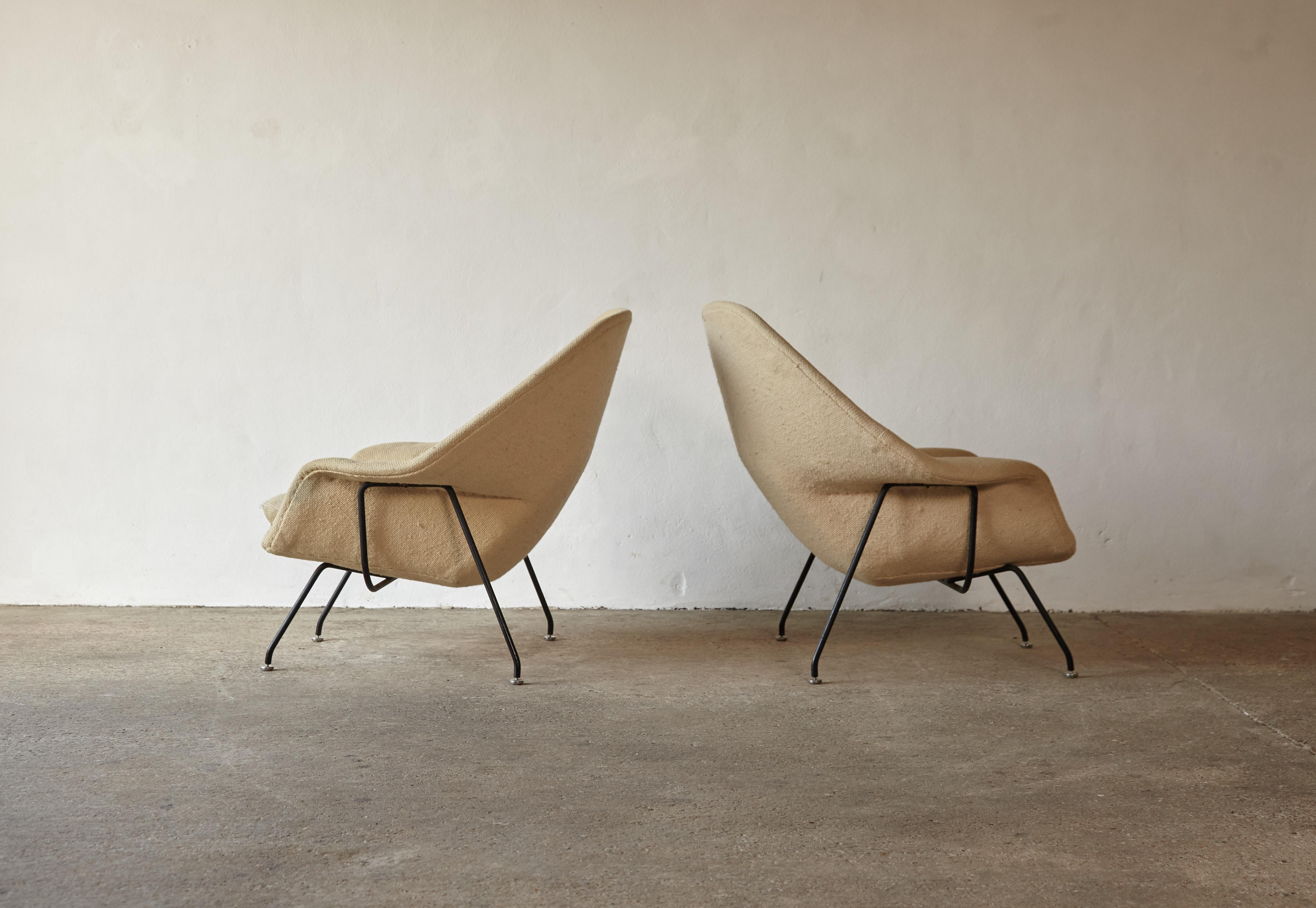 American Rare Early Pair of Eero Saarinen Womb Chairs and Ottomans, Knoll, USA, 1950s