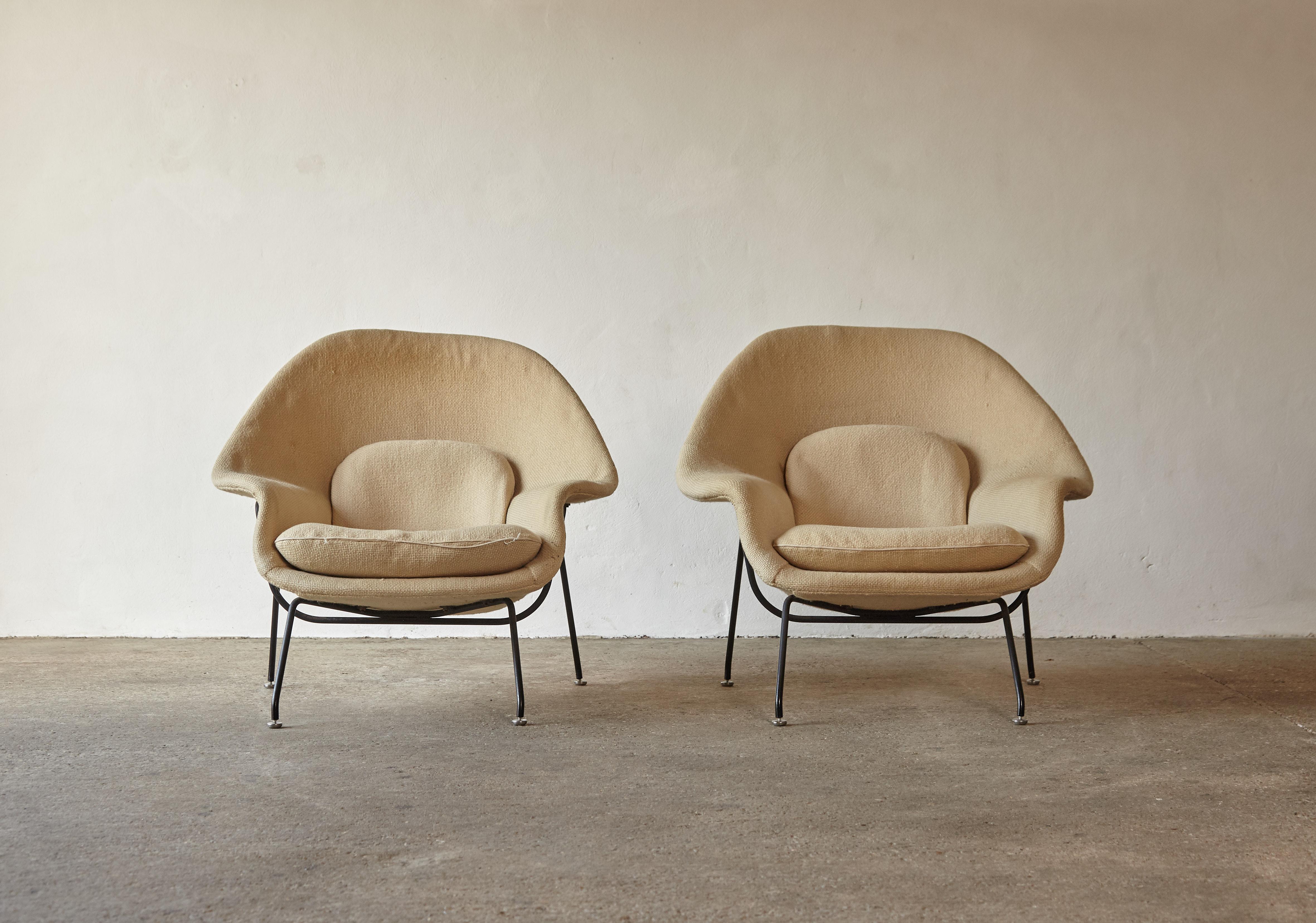 Rare Early Pair of Eero Saarinen Womb Chairs and Ottomans, Knoll, USA, 1950s For Sale 2