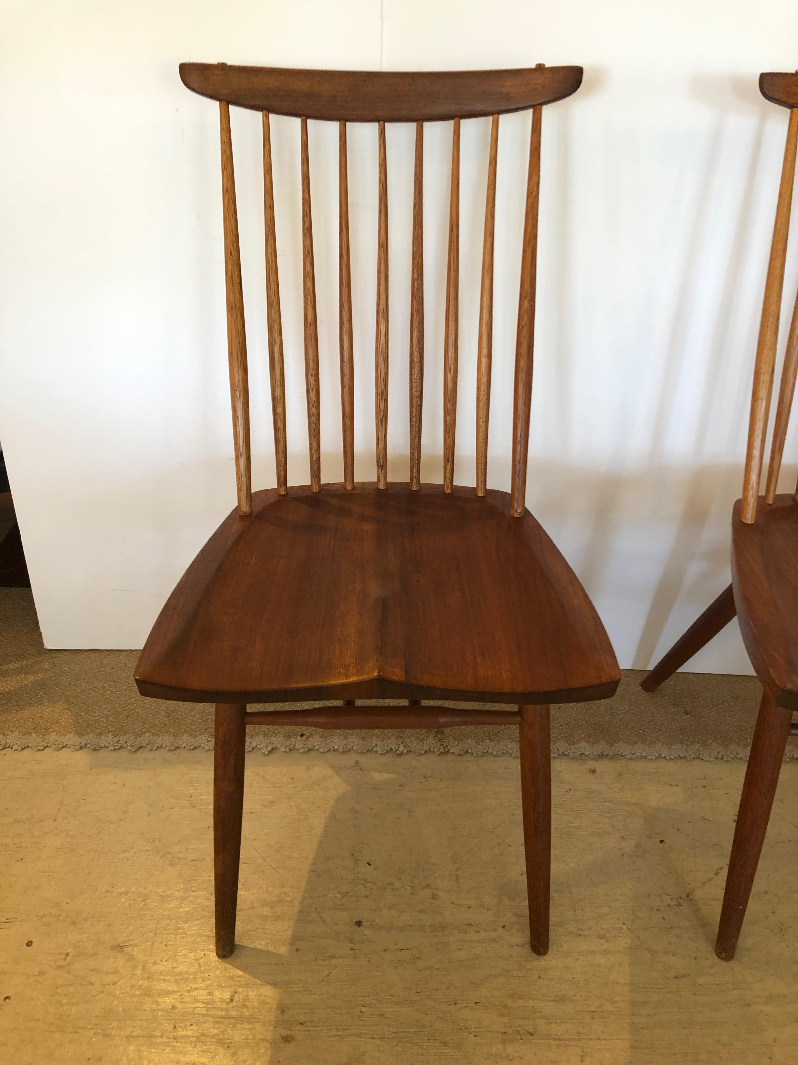 Seltenes frühes Paar George Nakashima „Neue Stühle“ (Mitte des 20. Jahrhunderts) im Angebot
