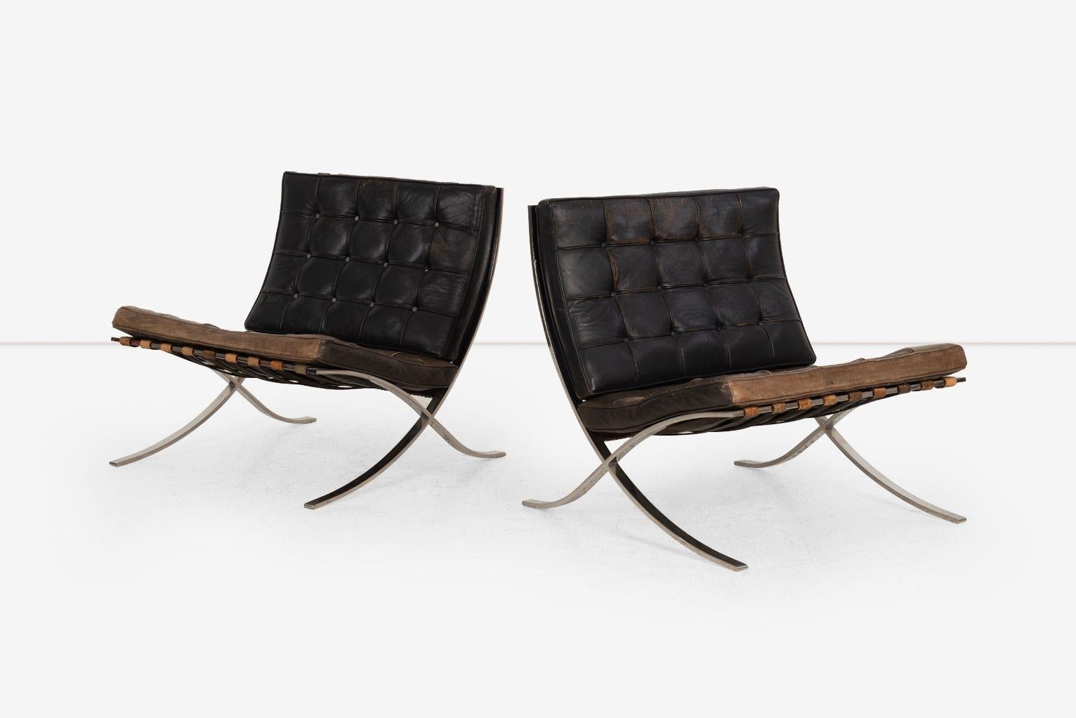 Raro par de sillas y otomana Mies van der Rohe Barcelona, c. 1960 Teñido en venta
